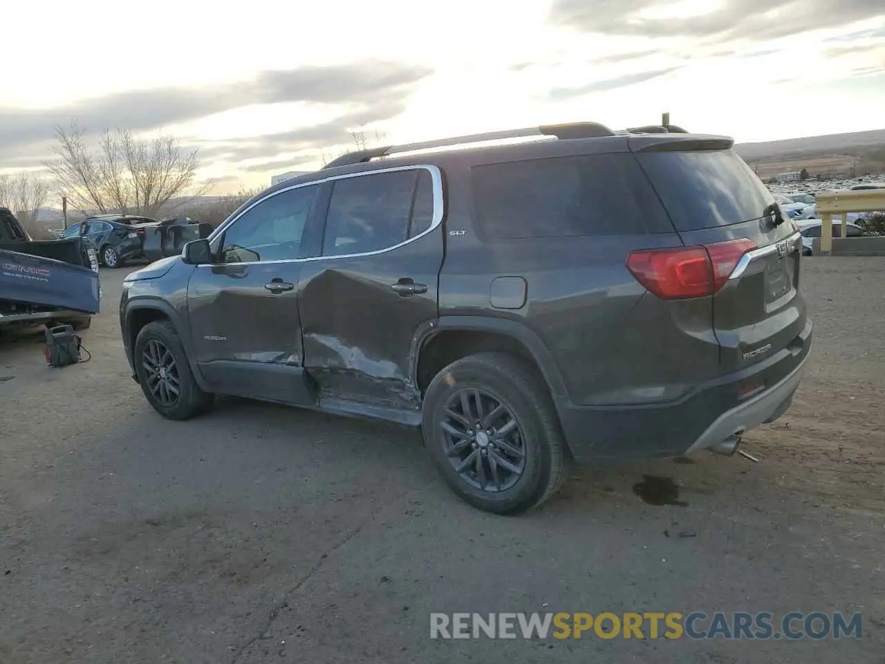 2 Photograph of a damaged car 1GKKNMLS1KZ139247 GMC ACADIA 2019