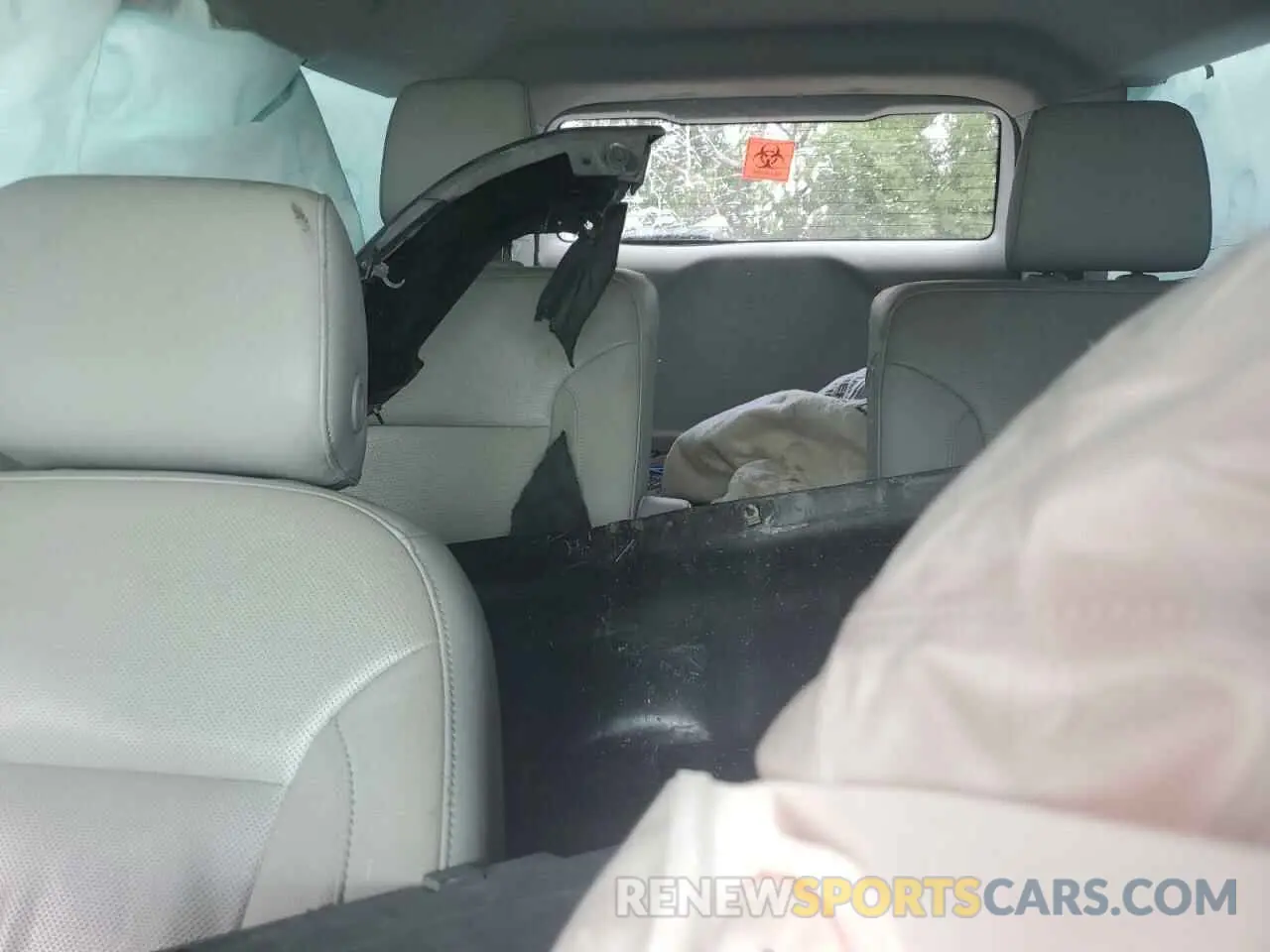 10 Photograph of a damaged car 1GKKNMLS1KZ193504 GMC ACADIA 2019