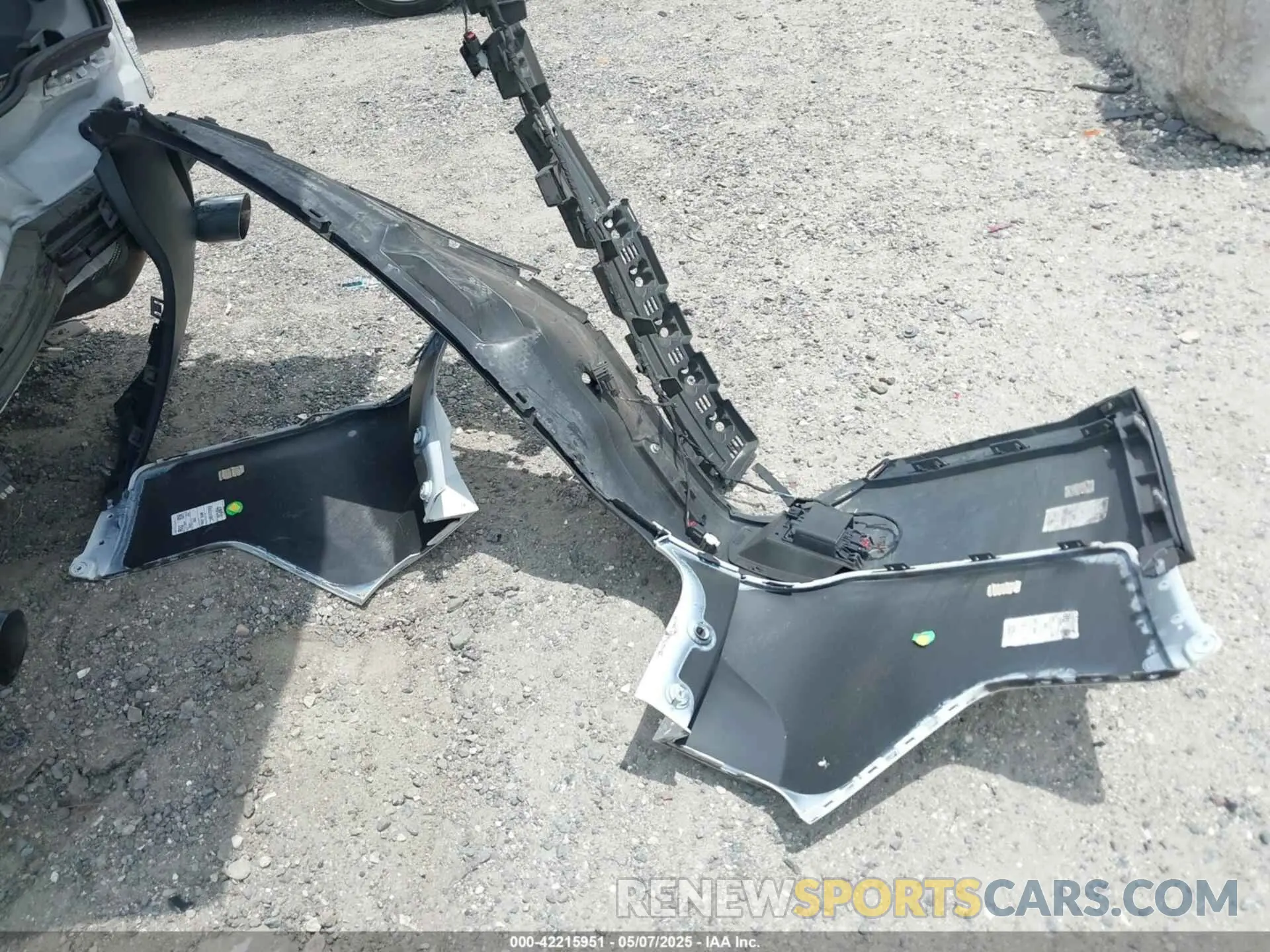 12 Photograph of a damaged car 1GKKNMLS1KZ229353 GMC ACADIA 2019