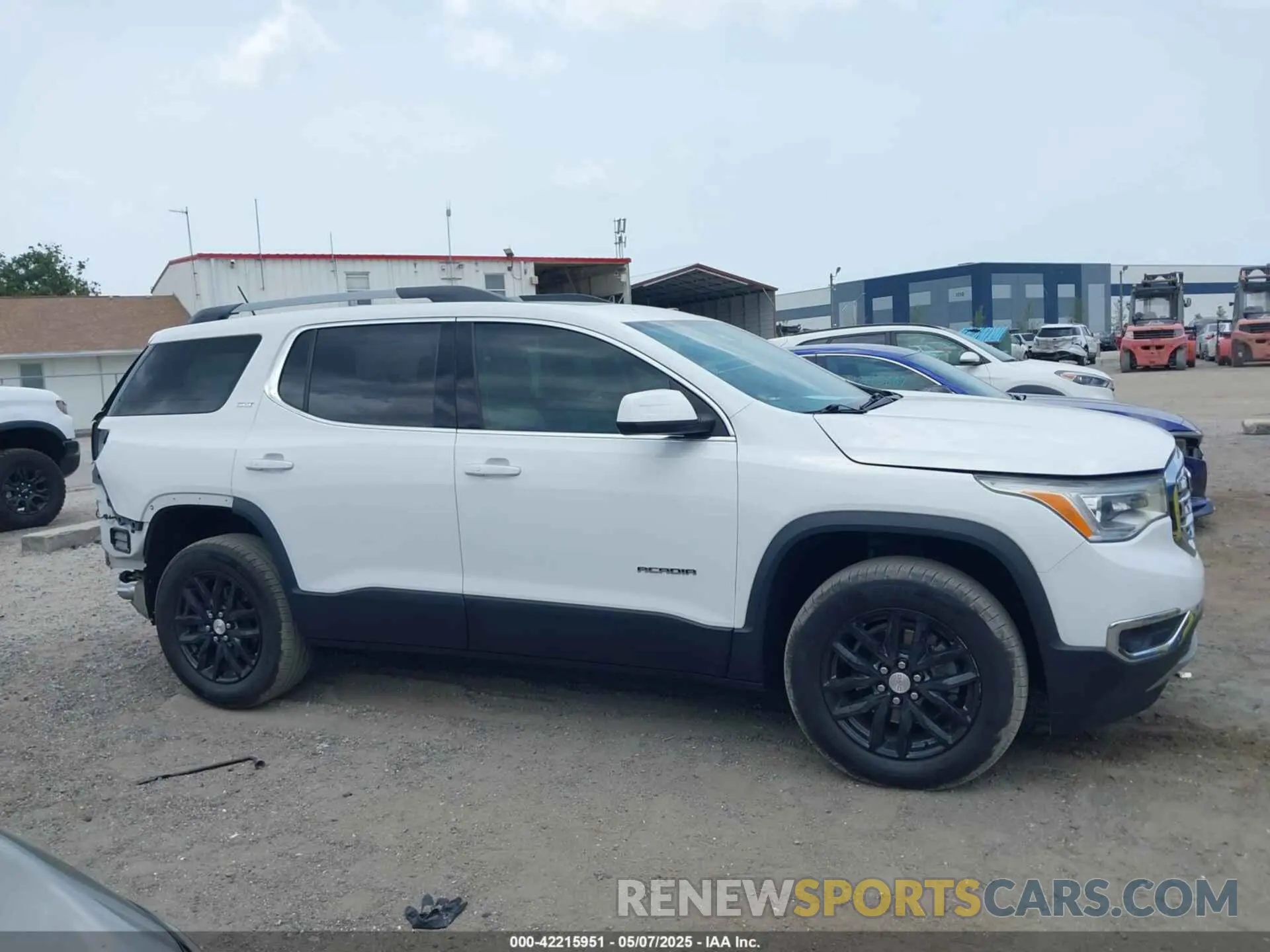 14 Photograph of a damaged car 1GKKNMLS1KZ229353 GMC ACADIA 2019