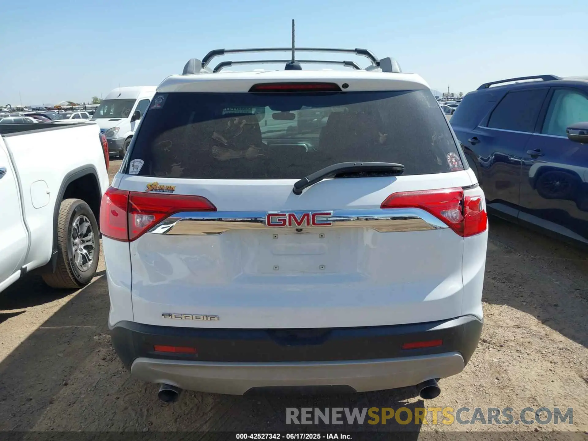 16 Photograph of a damaged car 1GKKNMLS1KZ263535 GMC ACADIA 2019