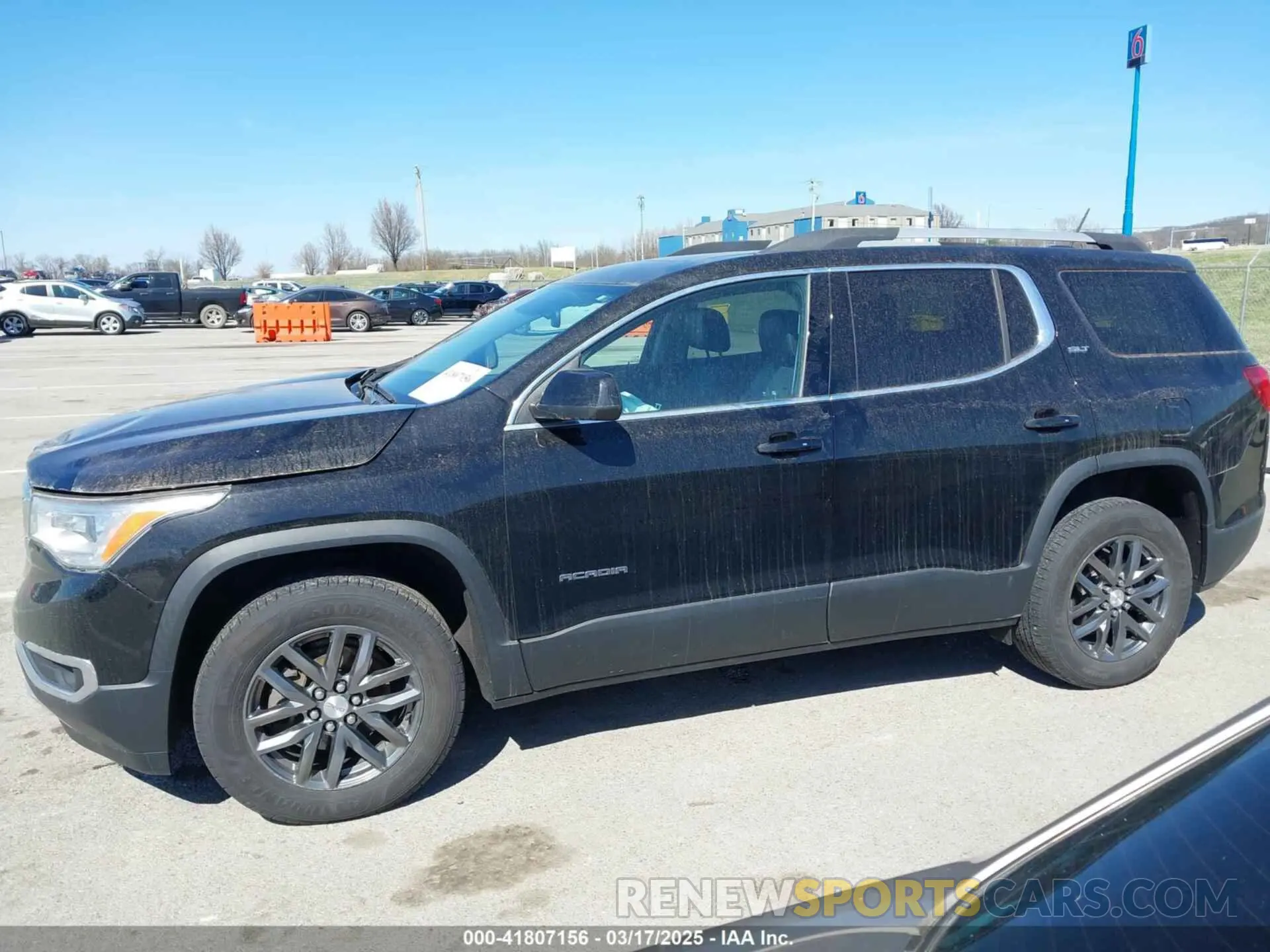 14 Photograph of a damaged car 1GKKNMLS1KZ274602 GMC ACADIA 2019