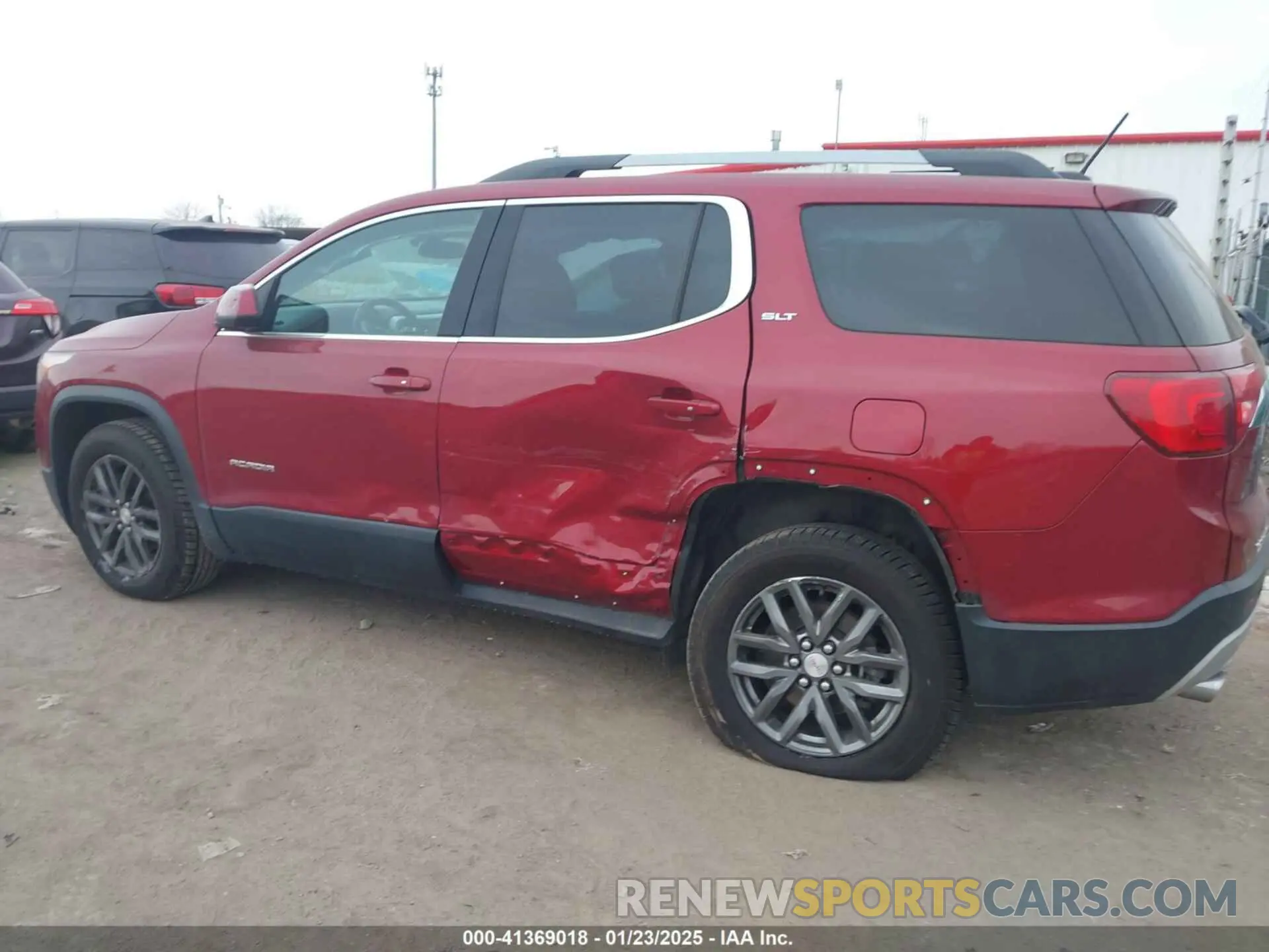 6 Photograph of a damaged car 1GKKNMLS1KZ296017 GMC ACADIA 2019