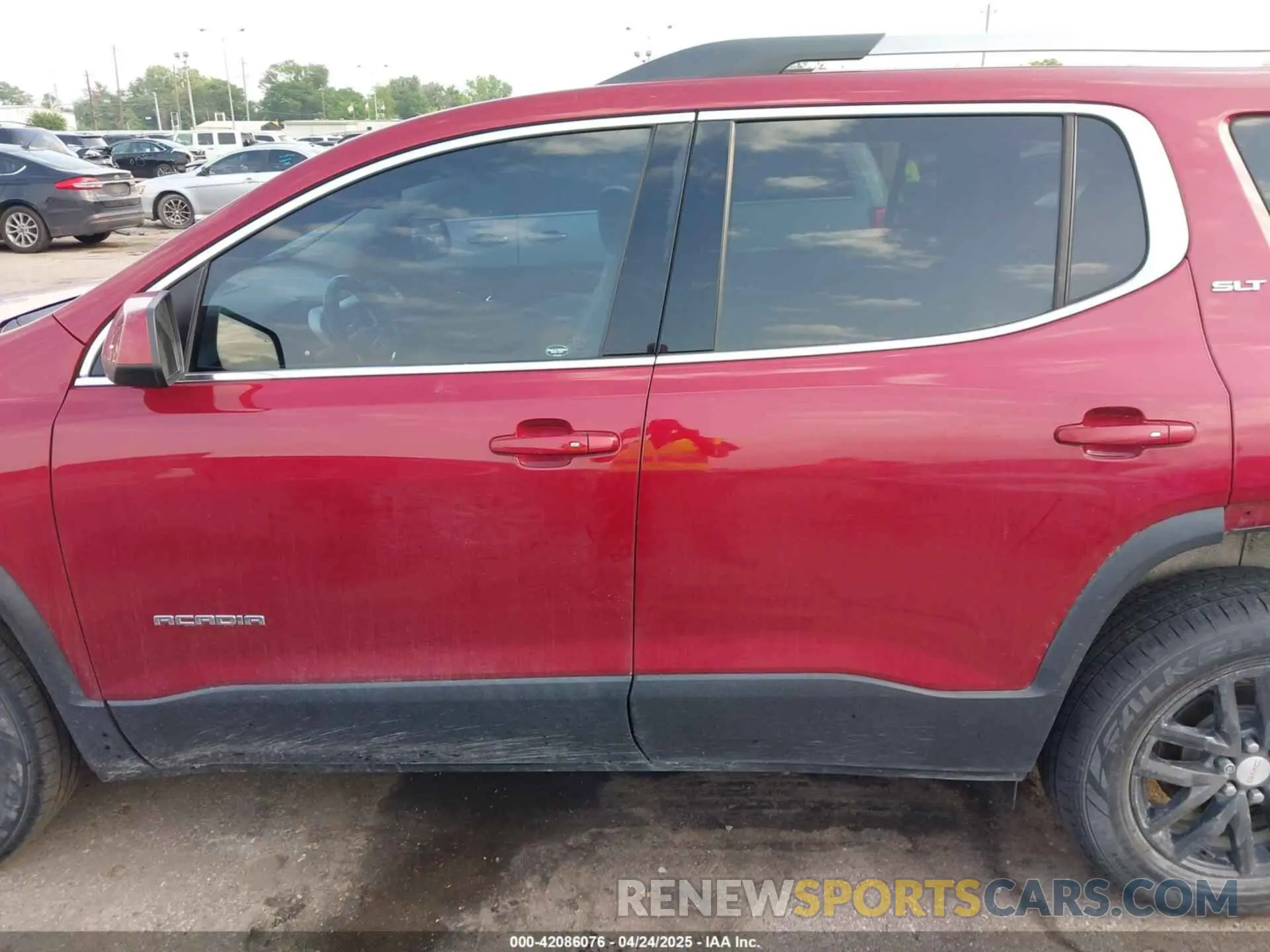 14 Photograph of a damaged car 1GKKNMLS3KZ130971 GMC ACADIA 2019