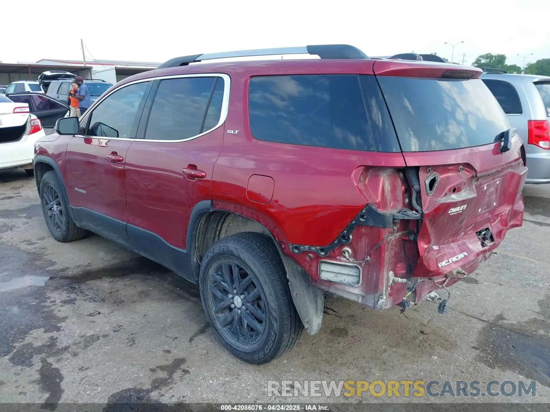 3 Photograph of a damaged car 1GKKNMLS3KZ130971 GMC ACADIA 2019