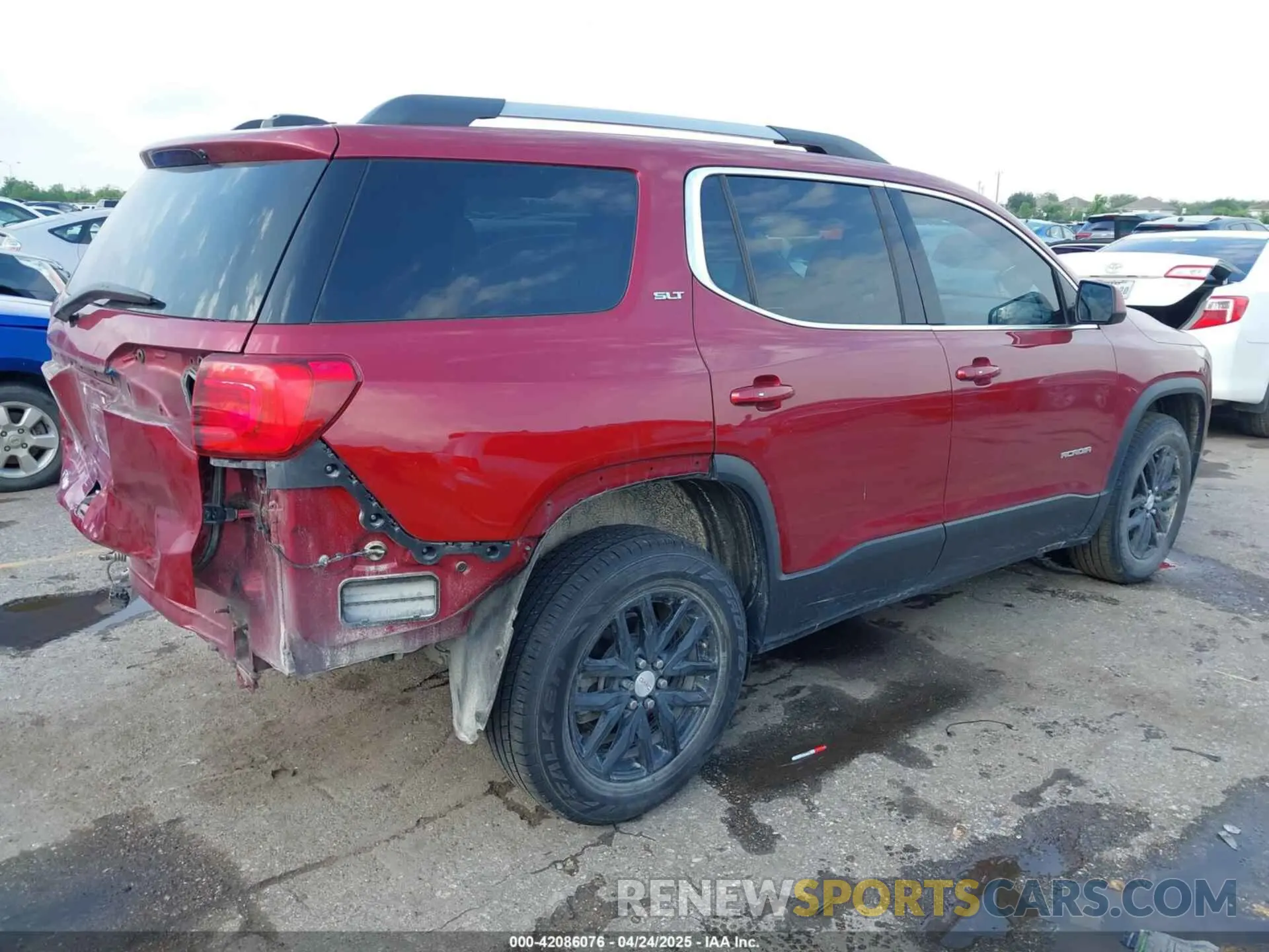 4 Photograph of a damaged car 1GKKNMLS3KZ130971 GMC ACADIA 2019