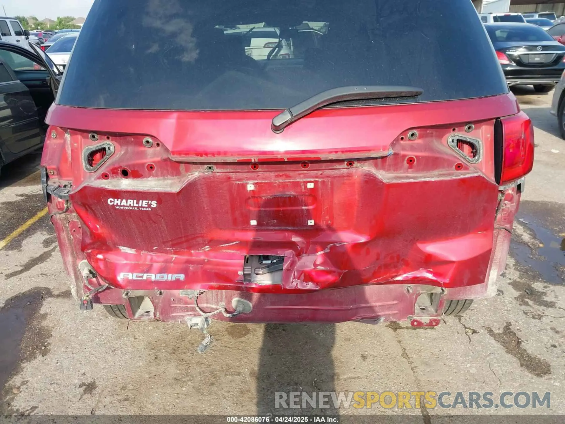 6 Photograph of a damaged car 1GKKNMLS3KZ130971 GMC ACADIA 2019