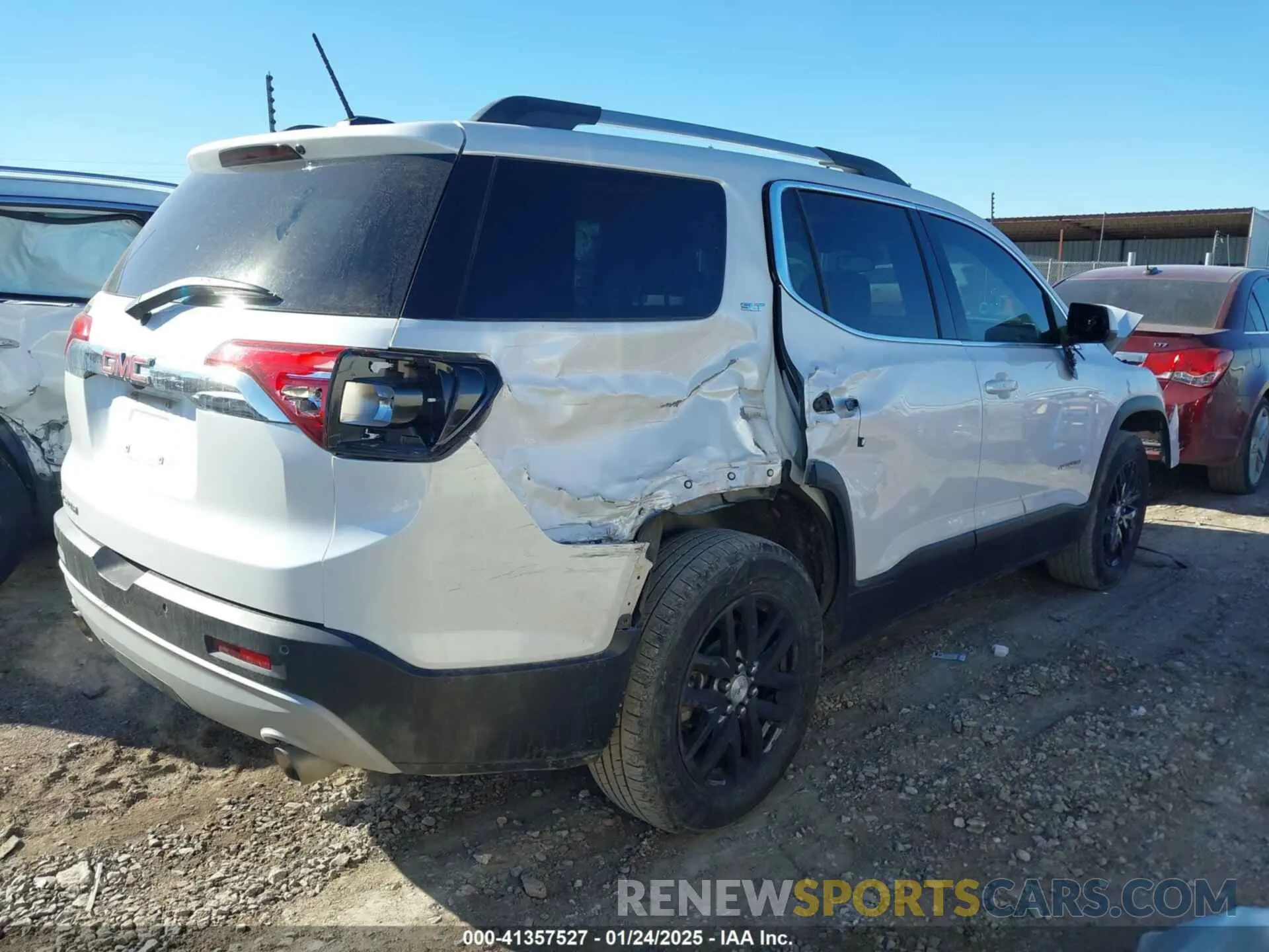 4 Photograph of a damaged car 1GKKNMLS3KZ153327 GMC ACADIA 2019