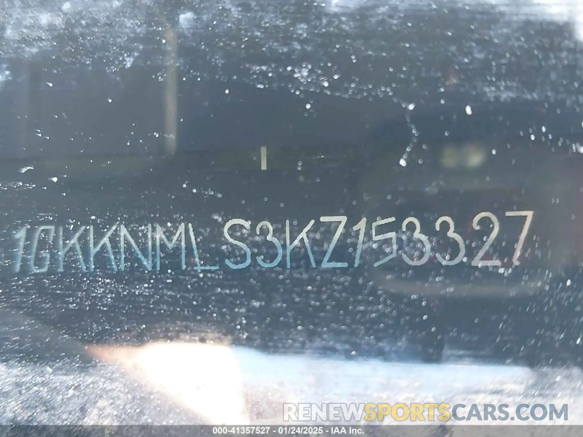 9 Photograph of a damaged car 1GKKNMLS3KZ153327 GMC ACADIA 2019