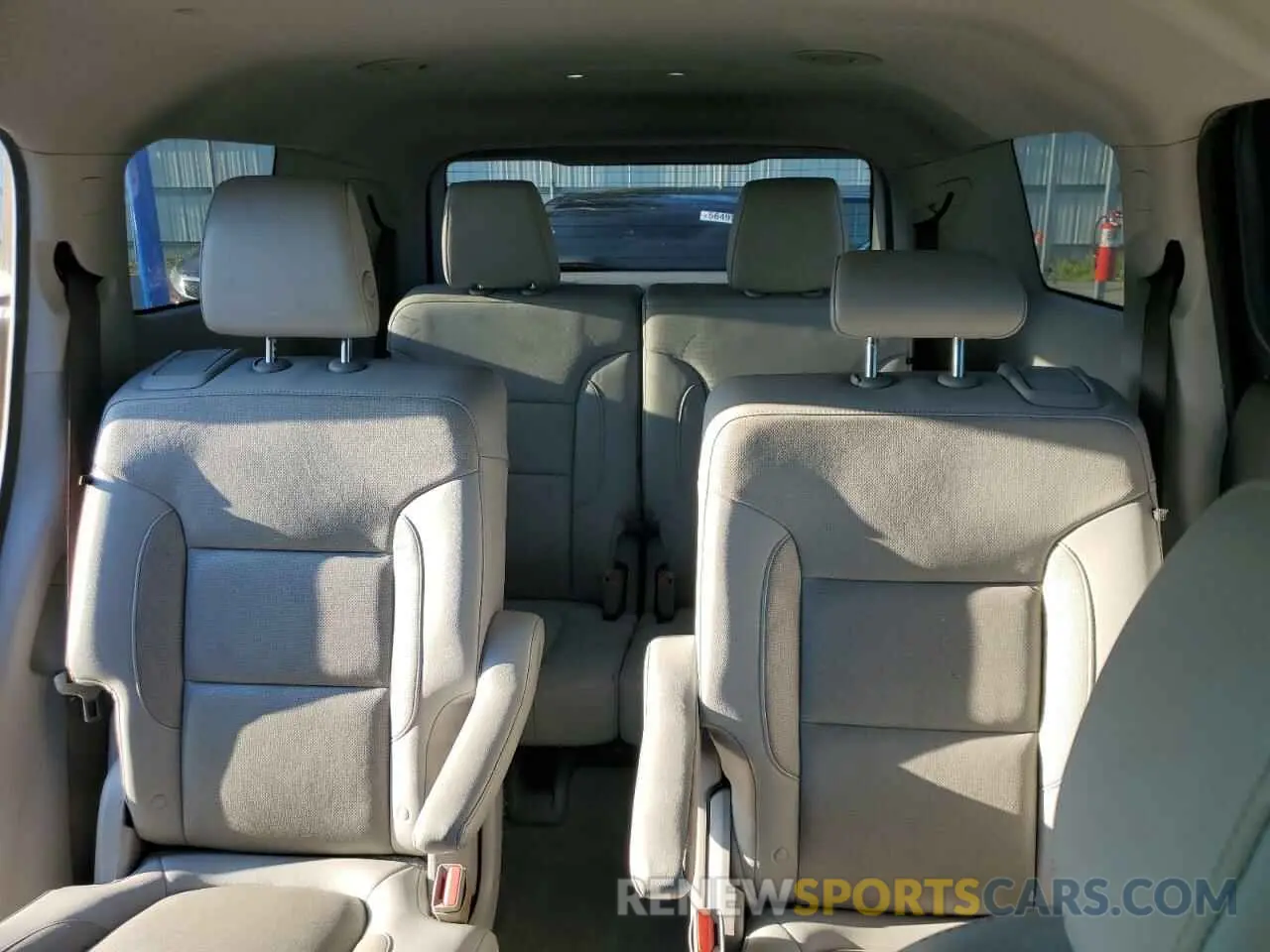 10 Photograph of a damaged car 1GKKNMLS3KZ179605 GMC ACADIA 2019