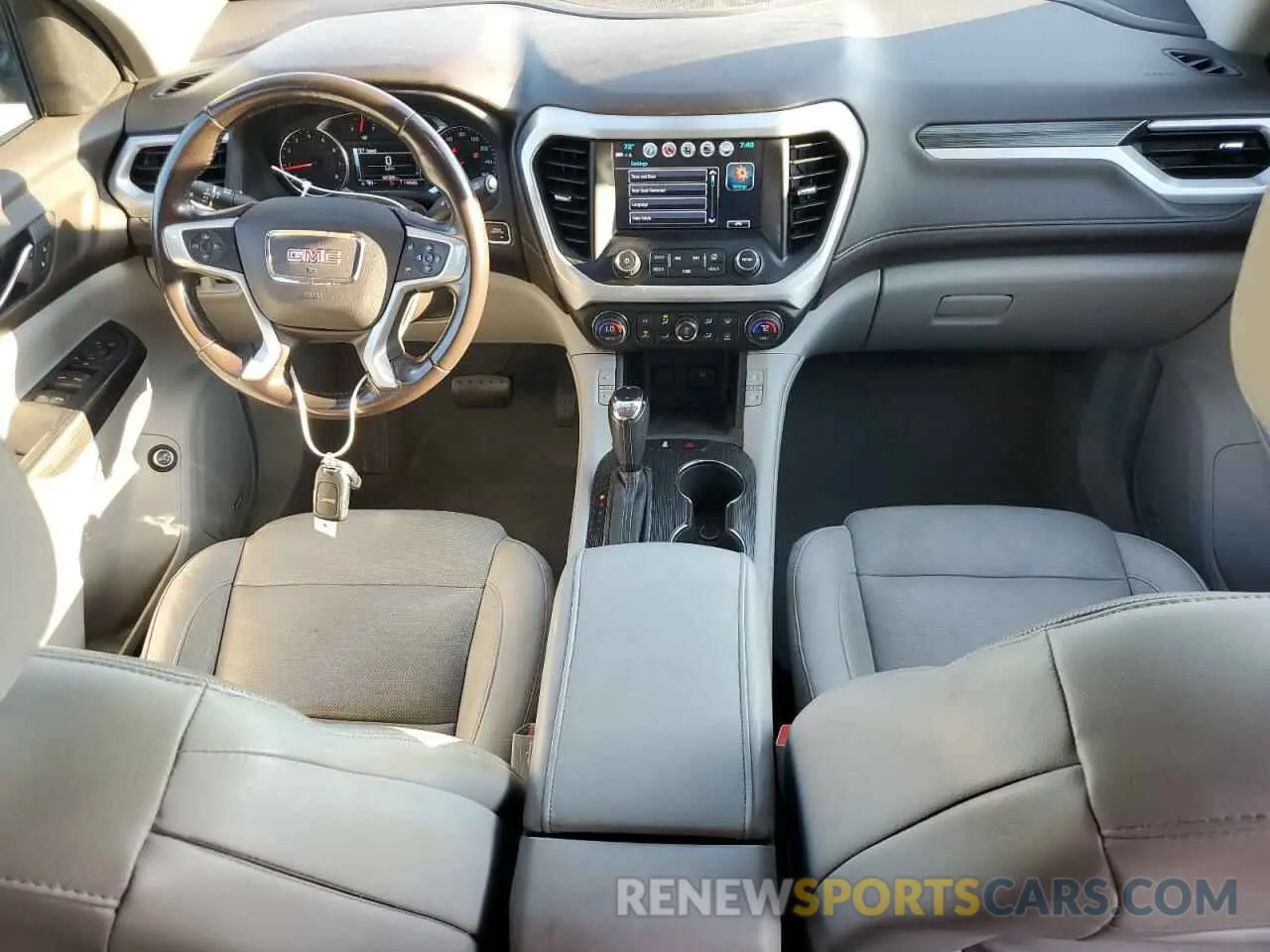 8 Photograph of a damaged car 1GKKNMLS3KZ179605 GMC ACADIA 2019