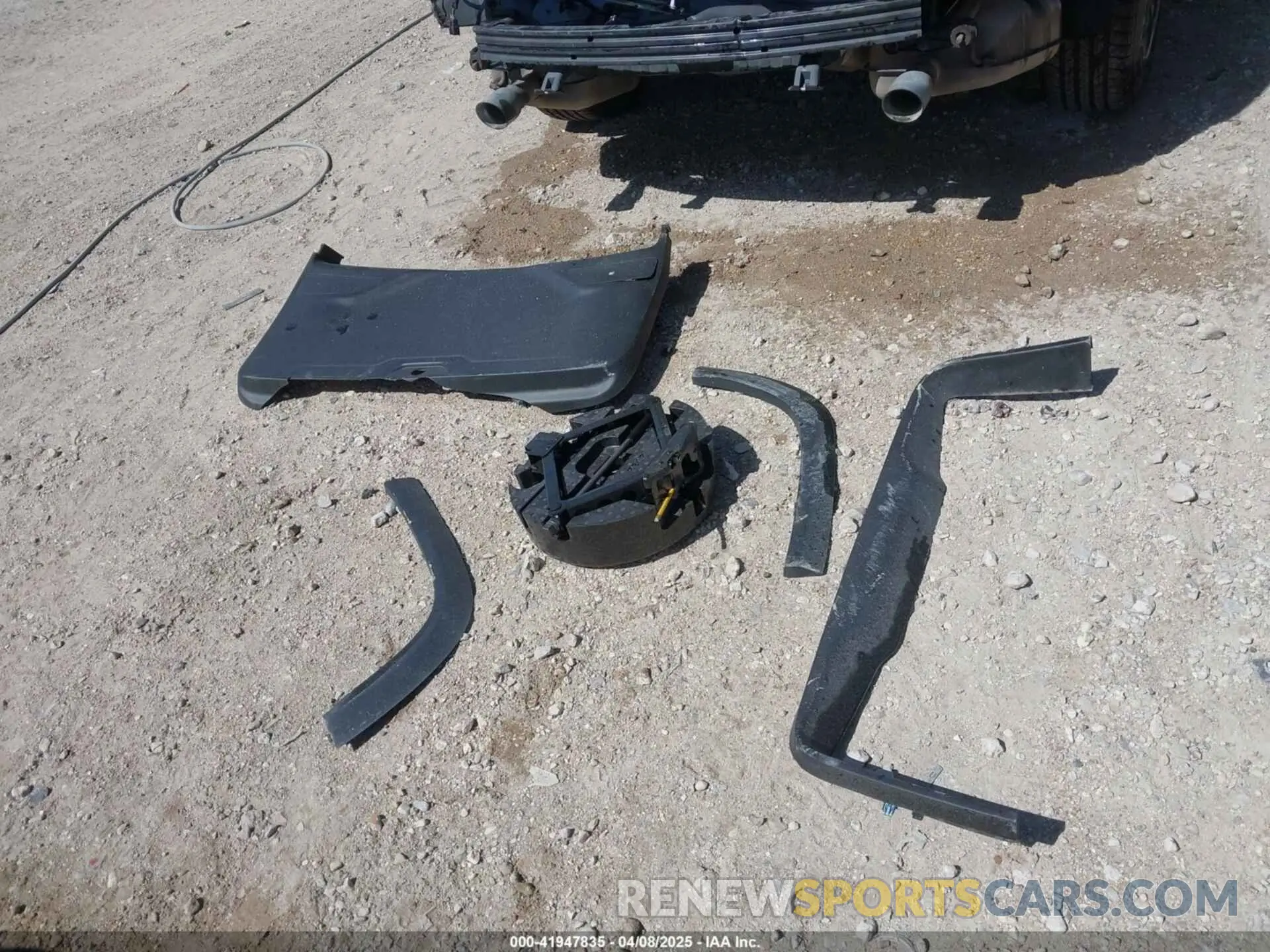 12 Photograph of a damaged car 1GKKNMLS3KZ231752 GMC ACADIA 2019