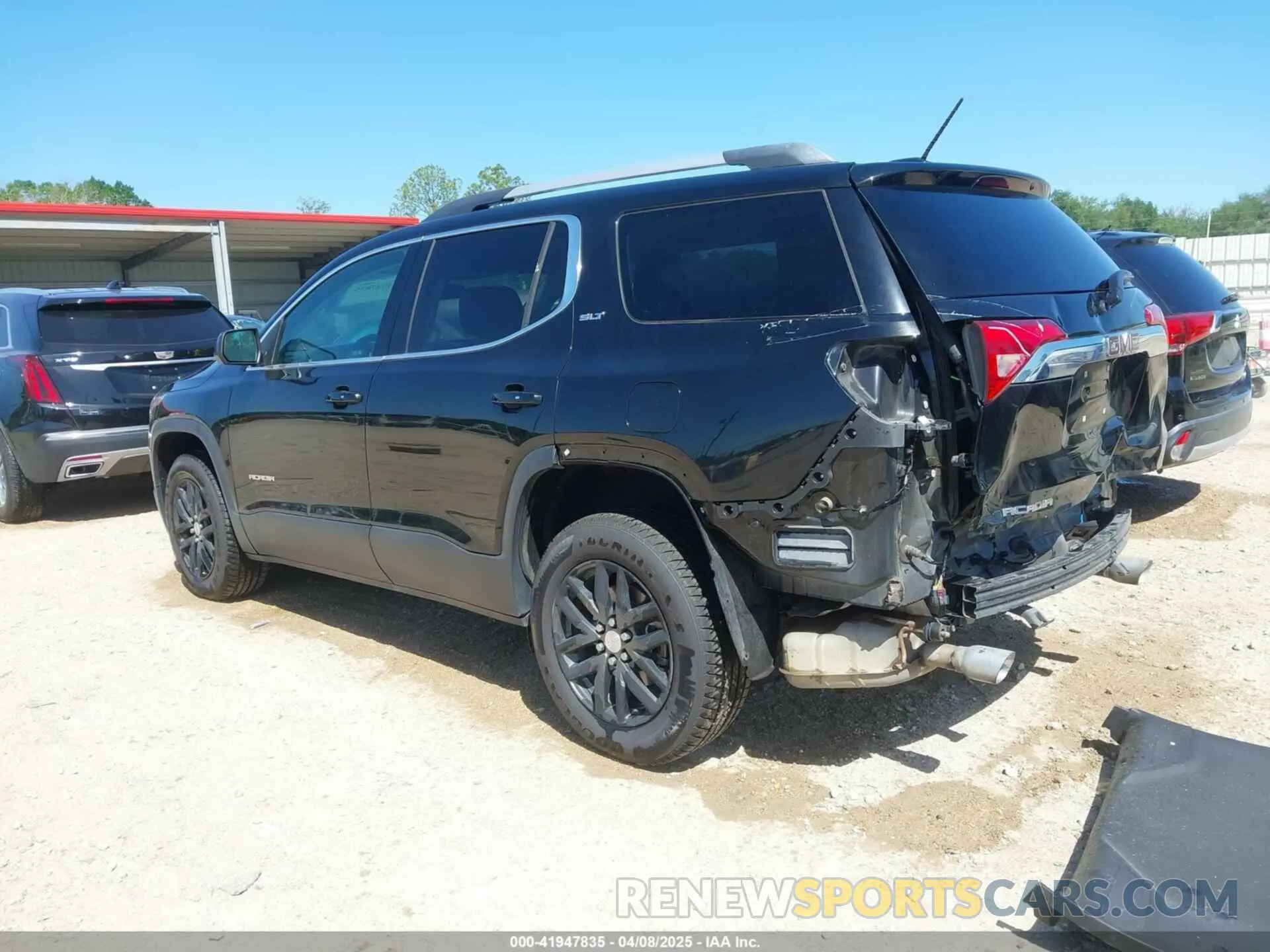 3 Photograph of a damaged car 1GKKNMLS3KZ231752 GMC ACADIA 2019
