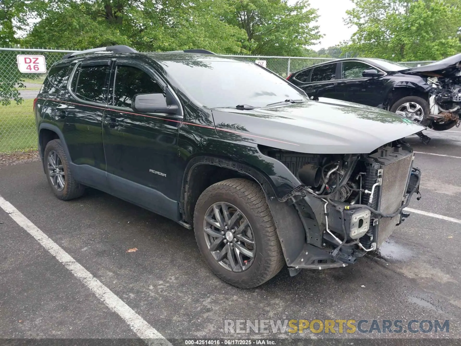 1 Photograph of a damaged car 1GKKNMLS3KZ260037 GMC ACADIA 2019
