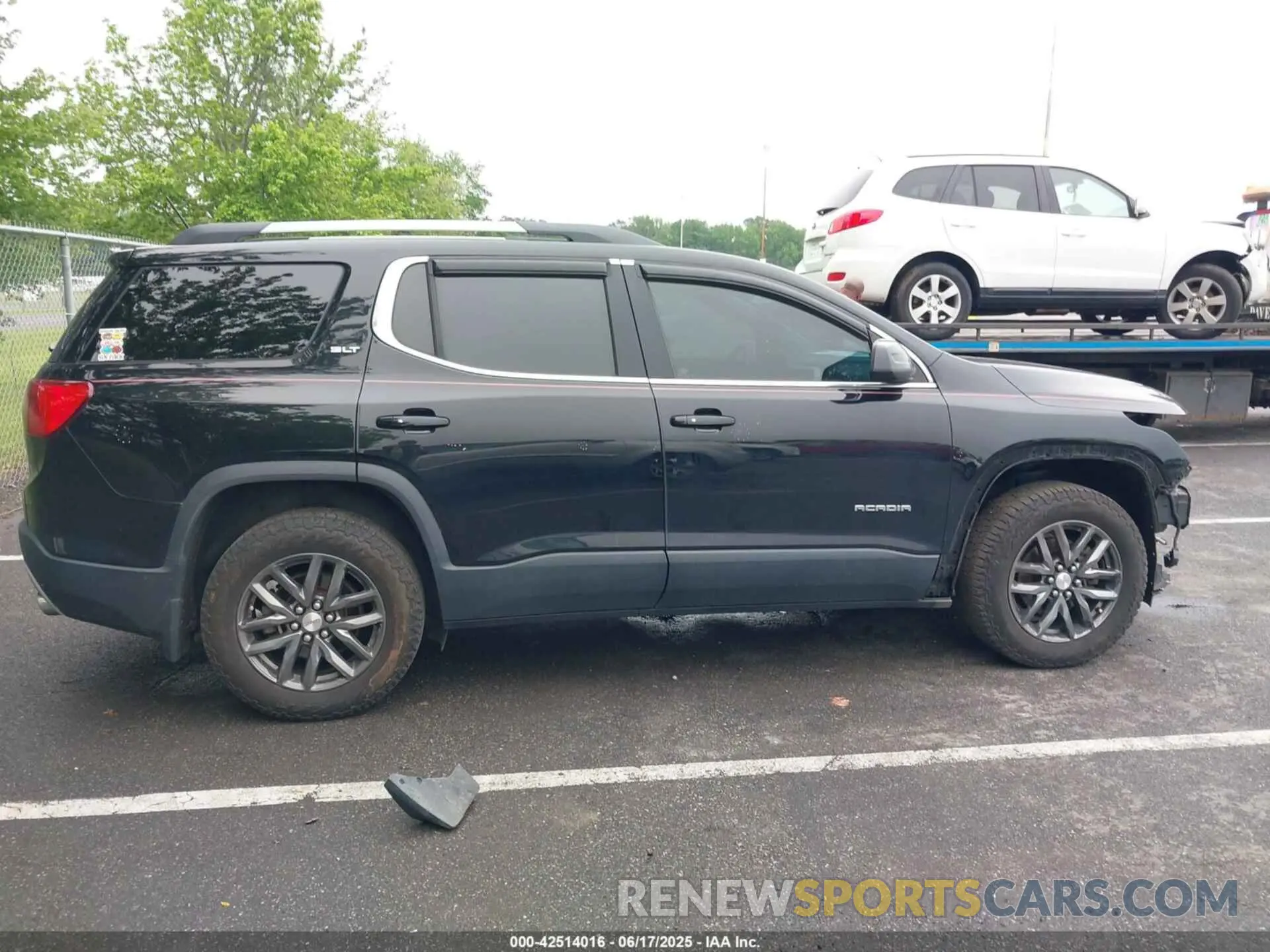 13 Photograph of a damaged car 1GKKNMLS3KZ260037 GMC ACADIA 2019