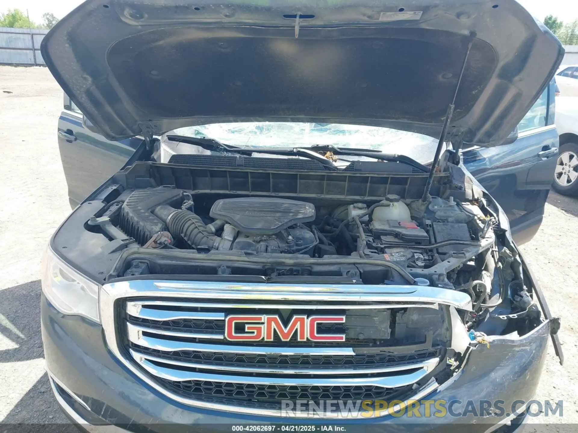 10 Photograph of a damaged car 1GKKNMLS3KZ288114 GMC ACADIA 2019