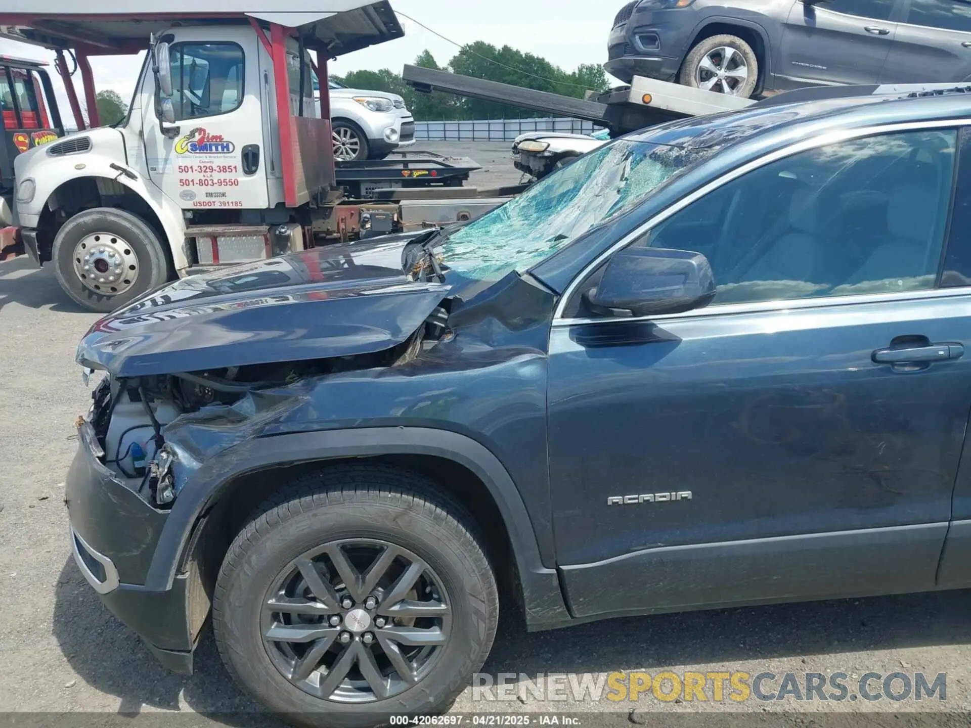 21 Photograph of a damaged car 1GKKNMLS3KZ288114 GMC ACADIA 2019