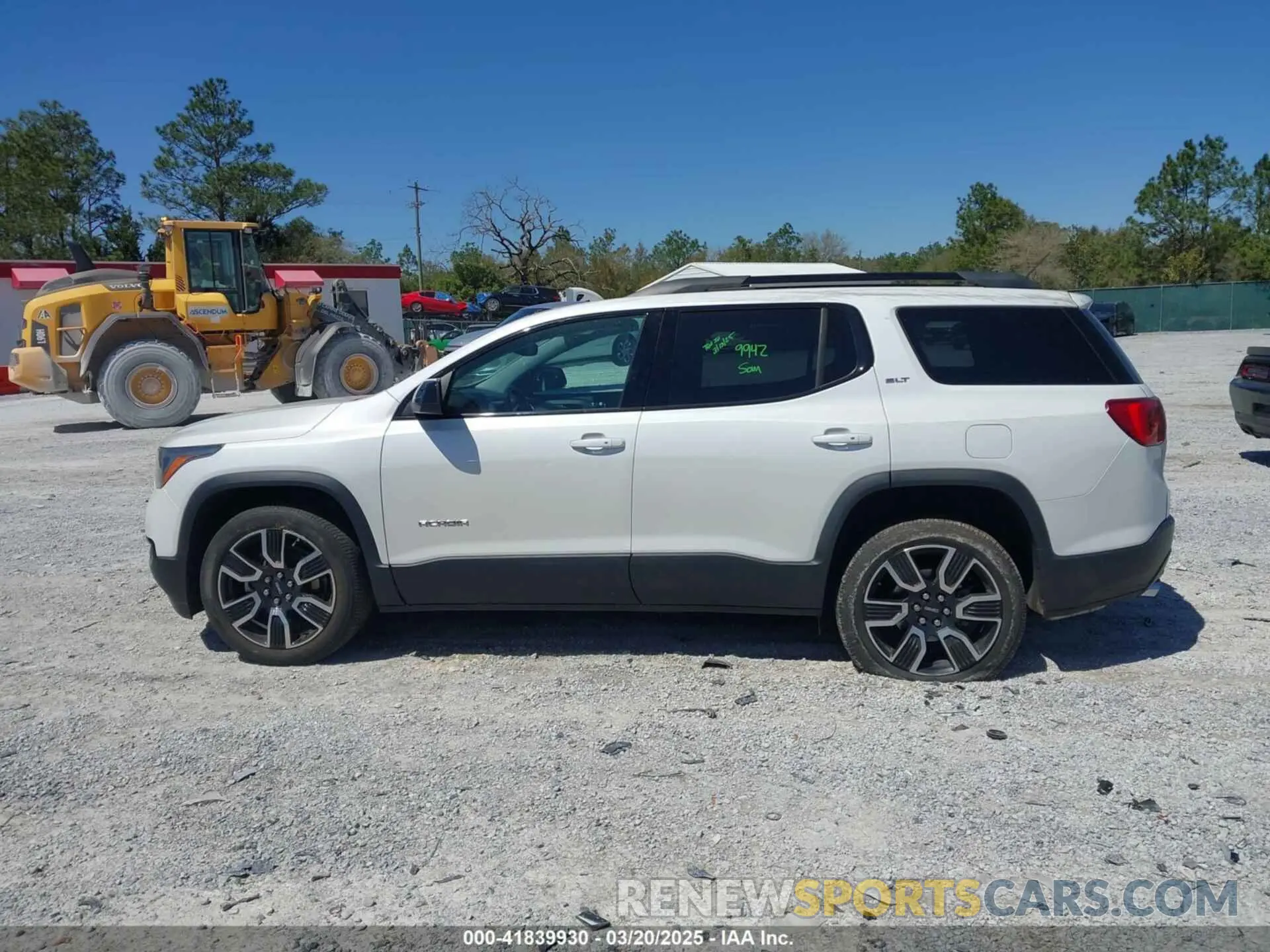 14 Photograph of a damaged car 1GKKNMLS4KZ196896 GMC ACADIA 2019