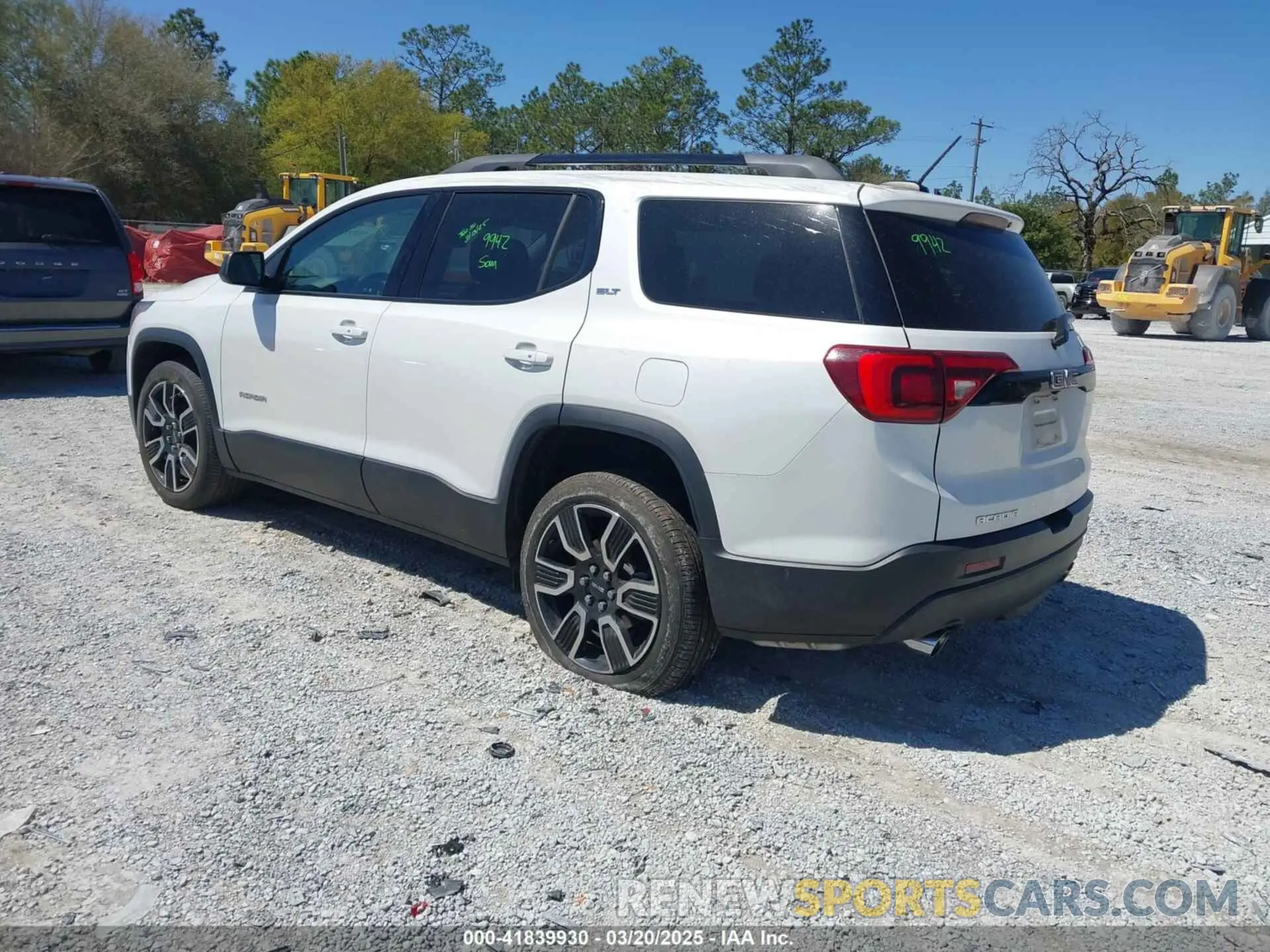 3 Photograph of a damaged car 1GKKNMLS4KZ196896 GMC ACADIA 2019