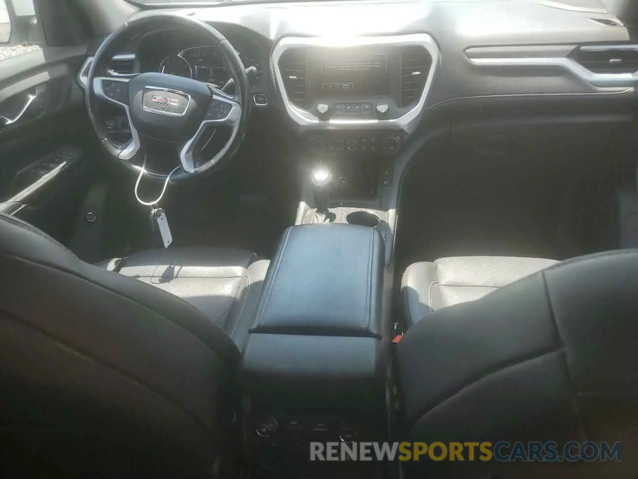 8 Photograph of a damaged car 1GKKNMLS4KZ271175 GMC ACADIA 2019