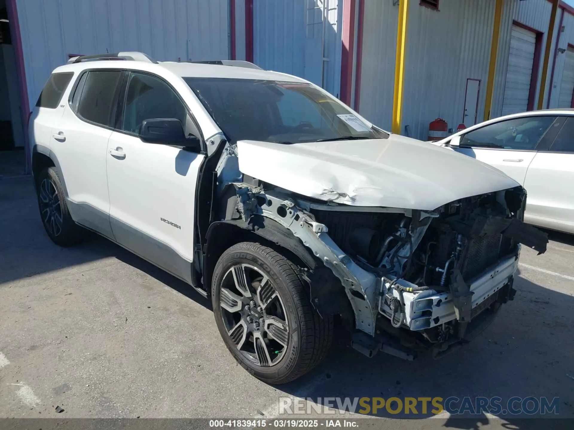 1 Photograph of a damaged car 1GKKNMLS5KZ212989 GMC ACADIA 2019