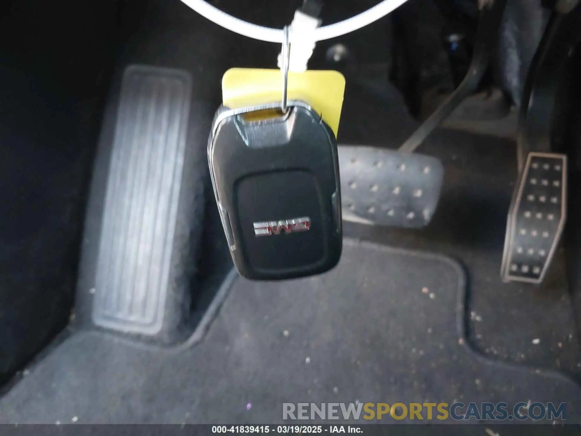 11 Photograph of a damaged car 1GKKNMLS5KZ212989 GMC ACADIA 2019