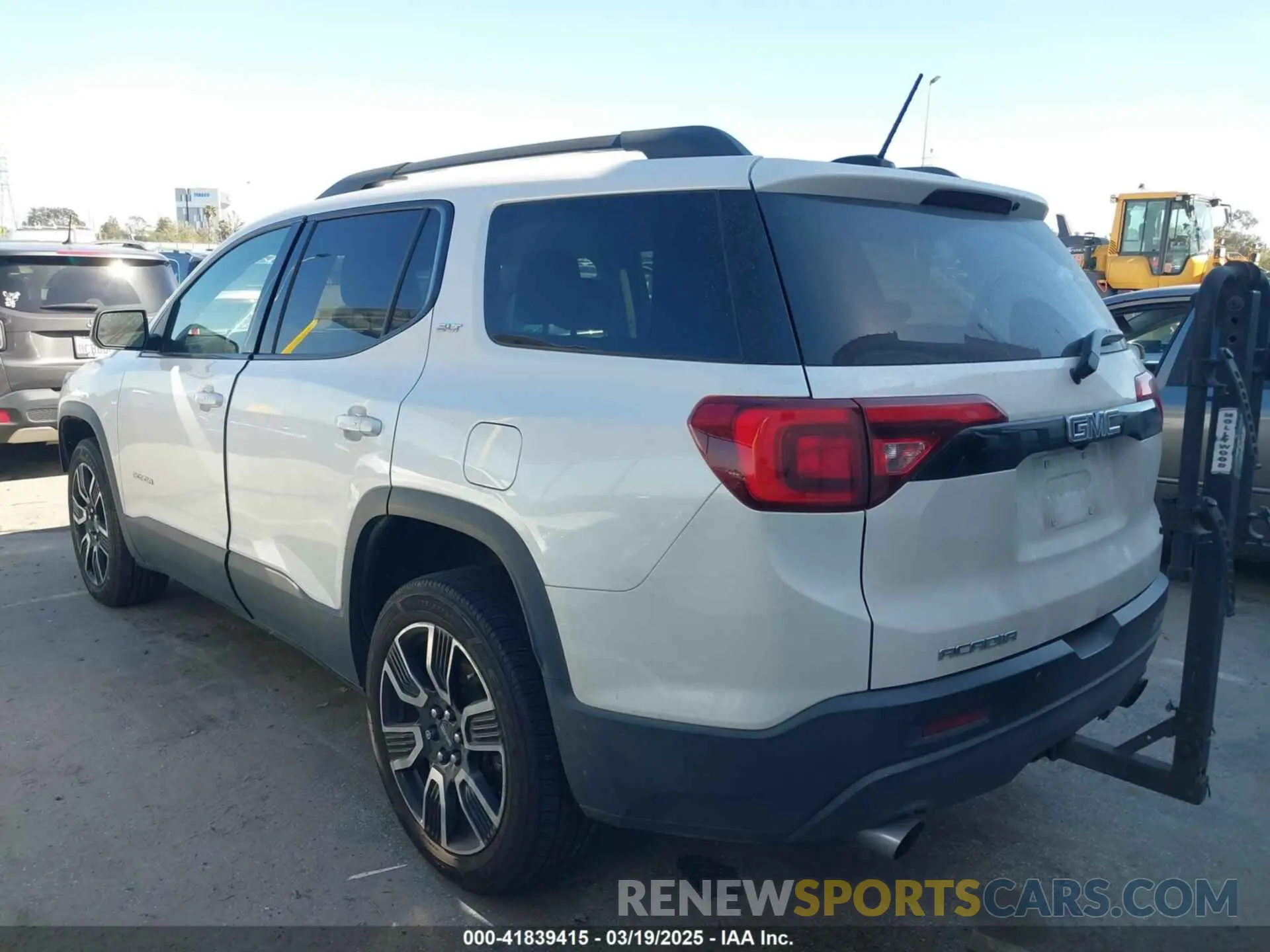 14 Photograph of a damaged car 1GKKNMLS5KZ212989 GMC ACADIA 2019