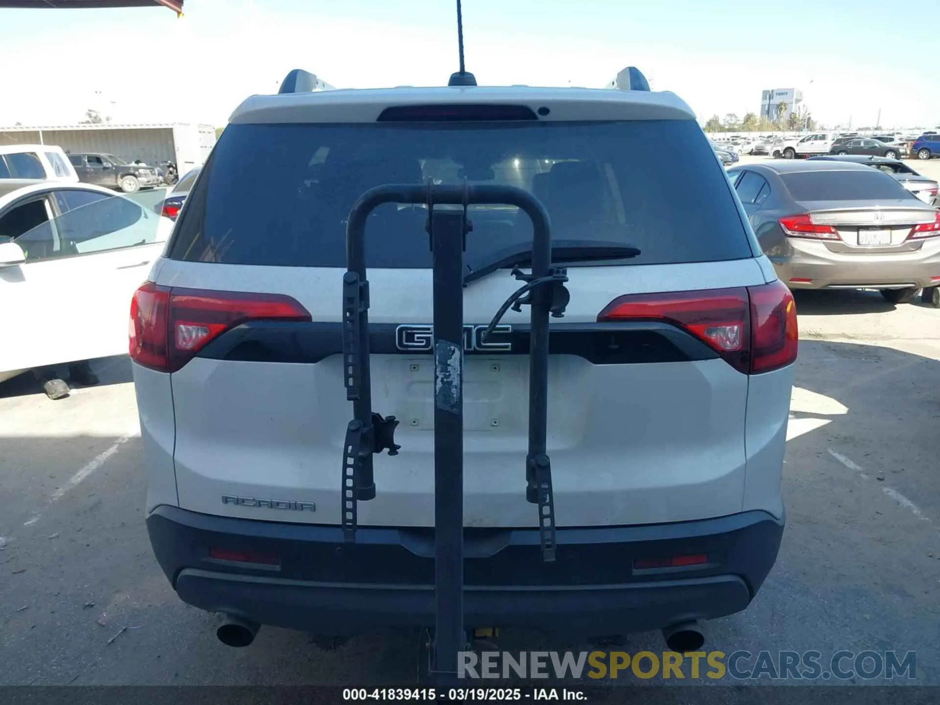 16 Photograph of a damaged car 1GKKNMLS5KZ212989 GMC ACADIA 2019