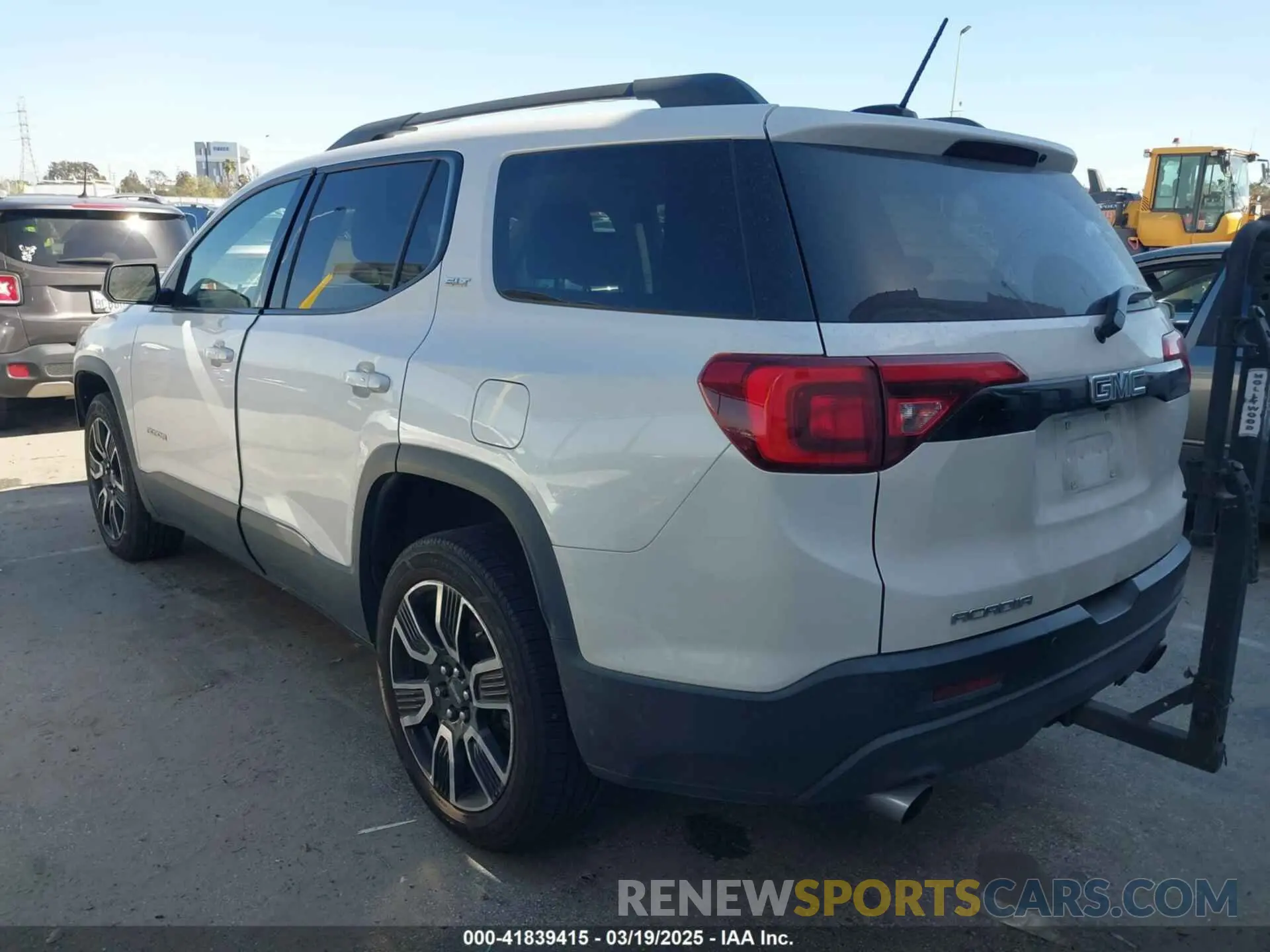 3 Photograph of a damaged car 1GKKNMLS5KZ212989 GMC ACADIA 2019
