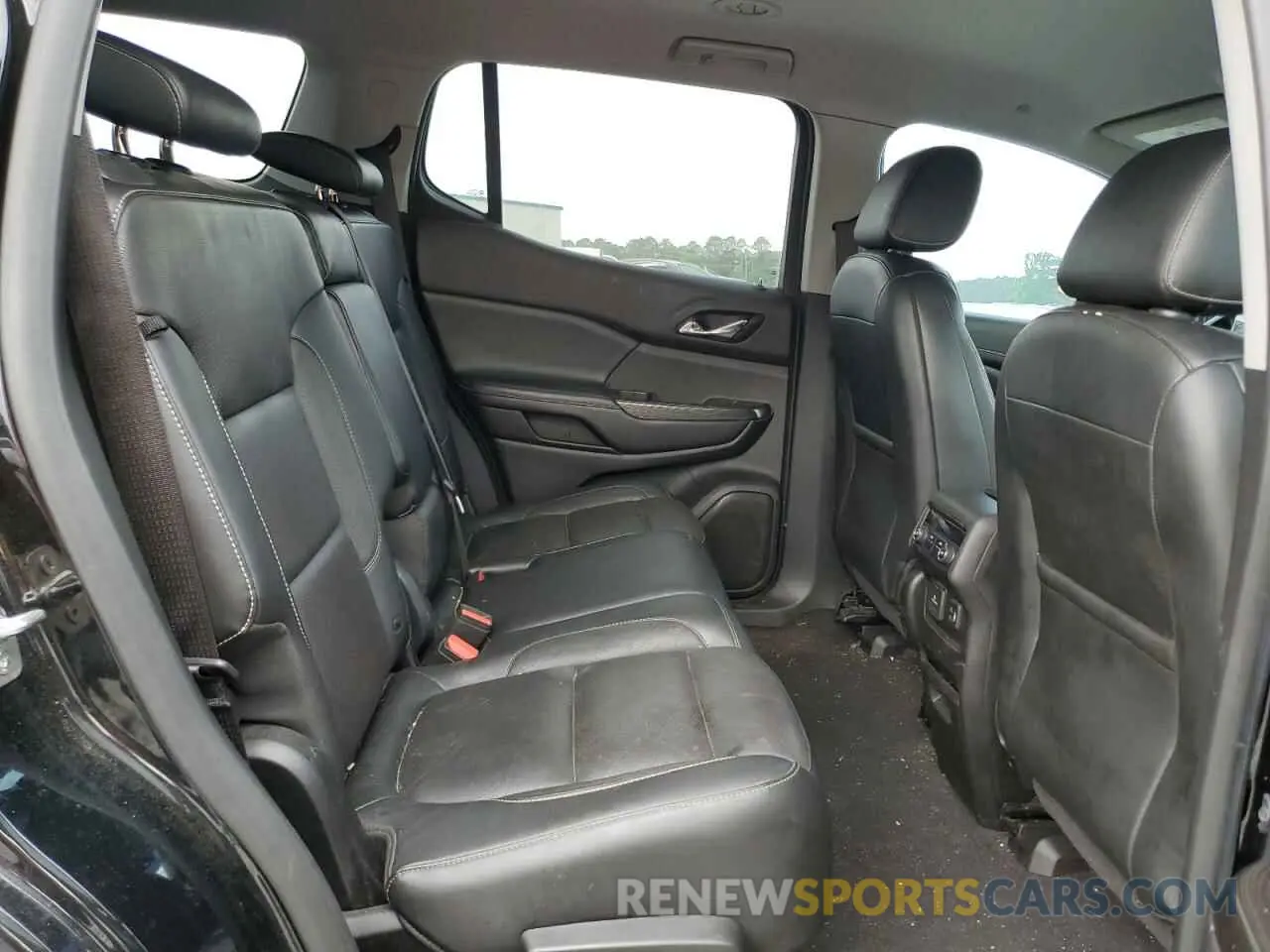 11 Photograph of a damaged car 1GKKNMLS6KZ170624 GMC ACADIA 2019