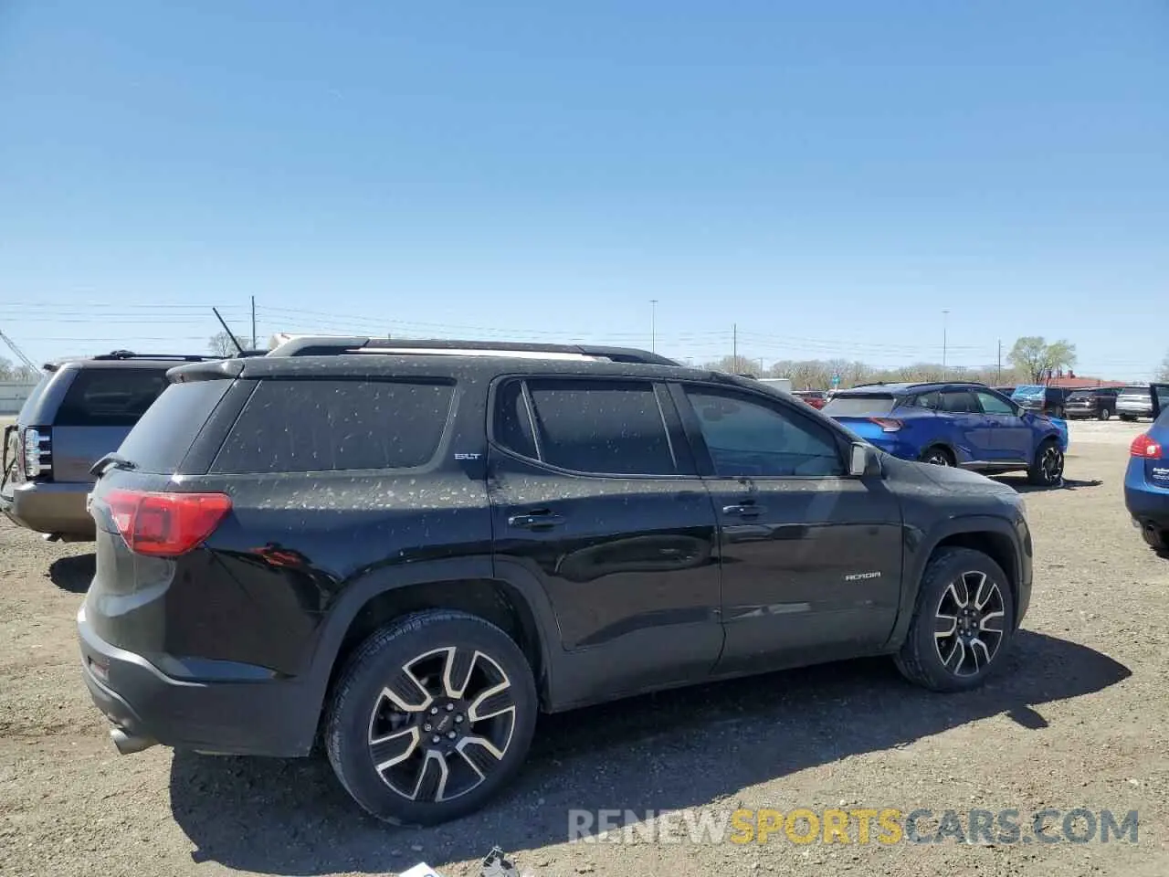 3 Photograph of a damaged car 1GKKNMLS6KZ208417 GMC ACADIA 2019