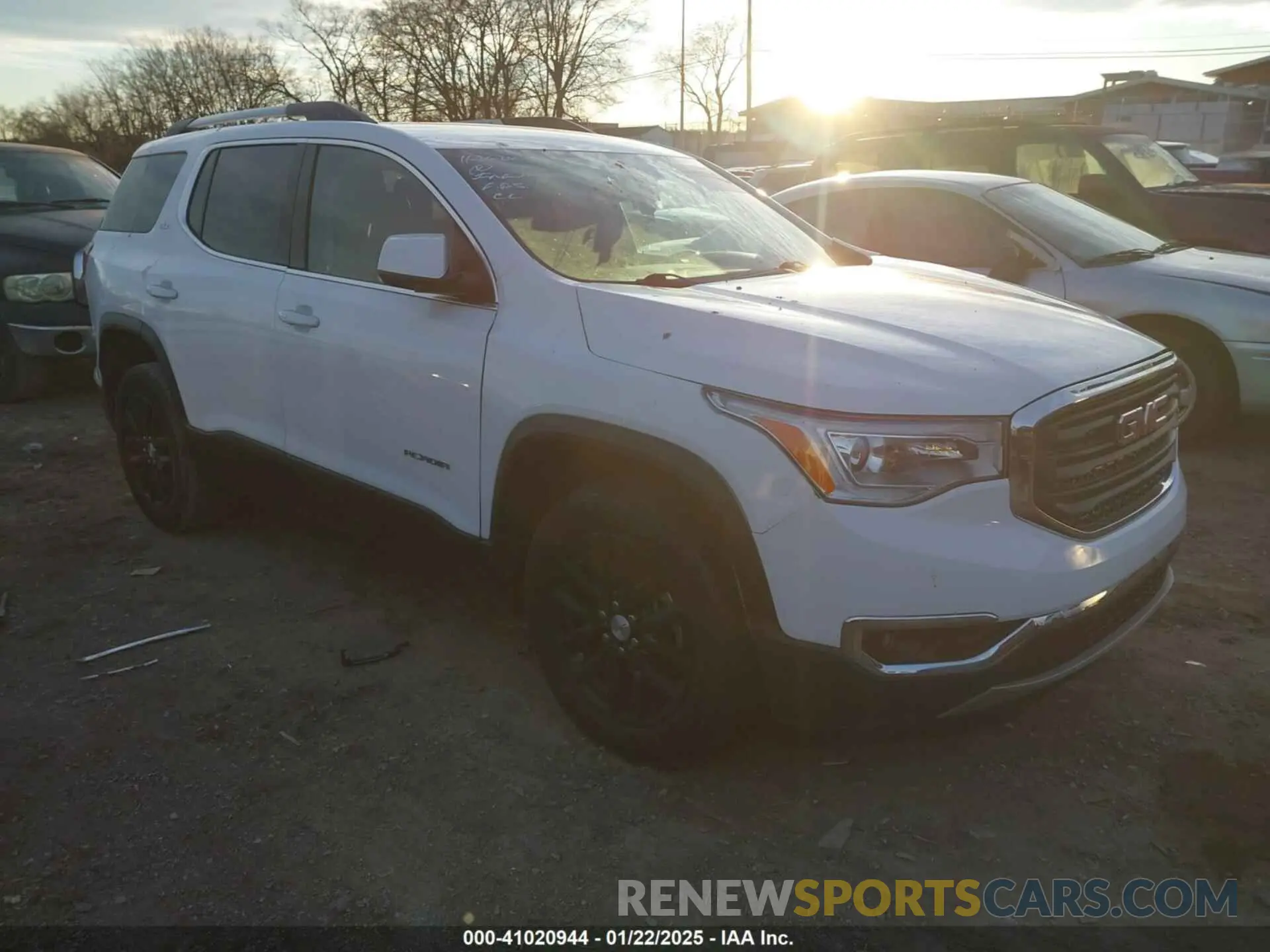 1 Photograph of a damaged car 1GKKNMLS6KZ210684 GMC ACADIA 2019