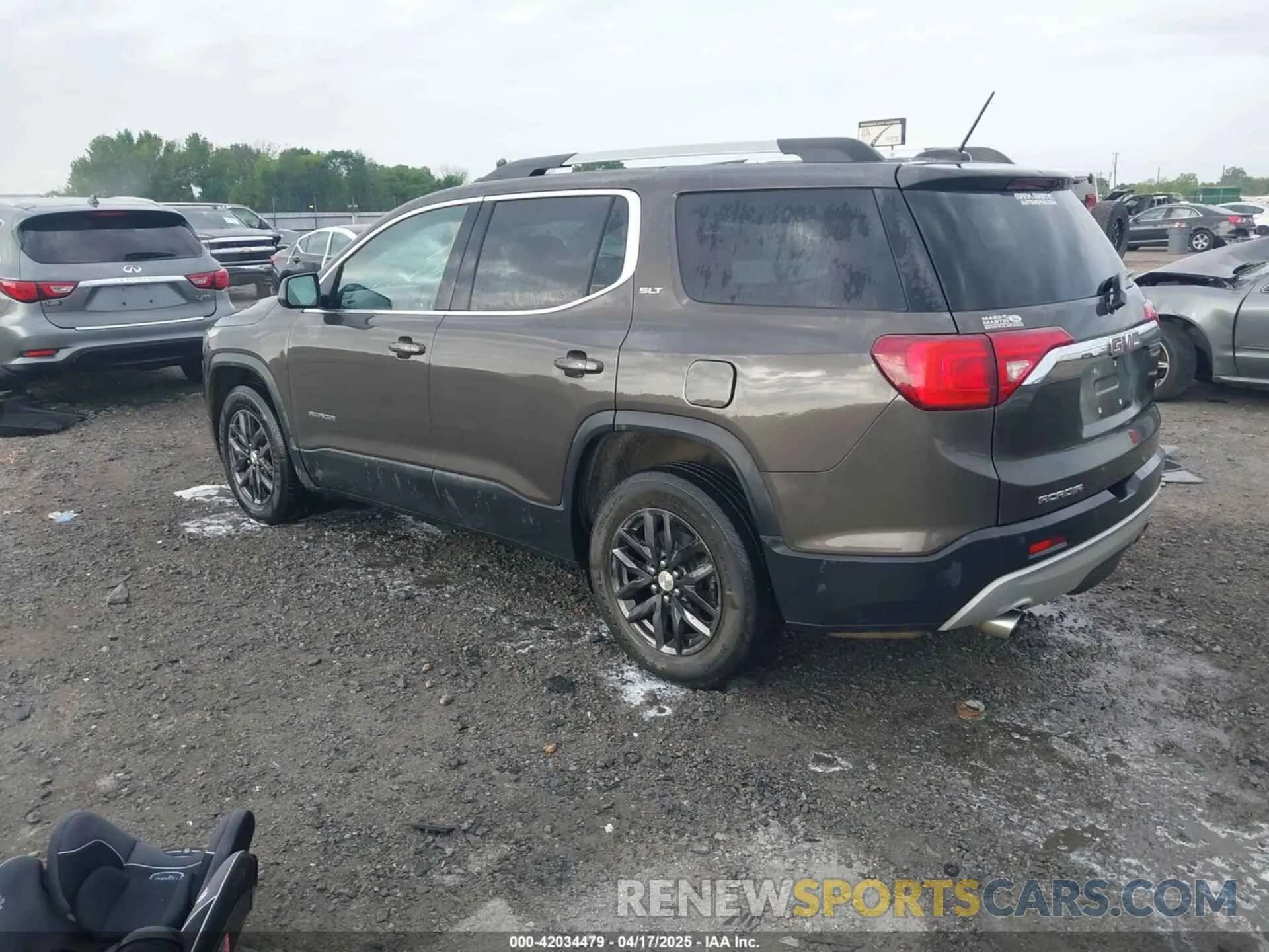 3 Photograph of a damaged car 1GKKNMLS6KZ220812 GMC ACADIA 2019