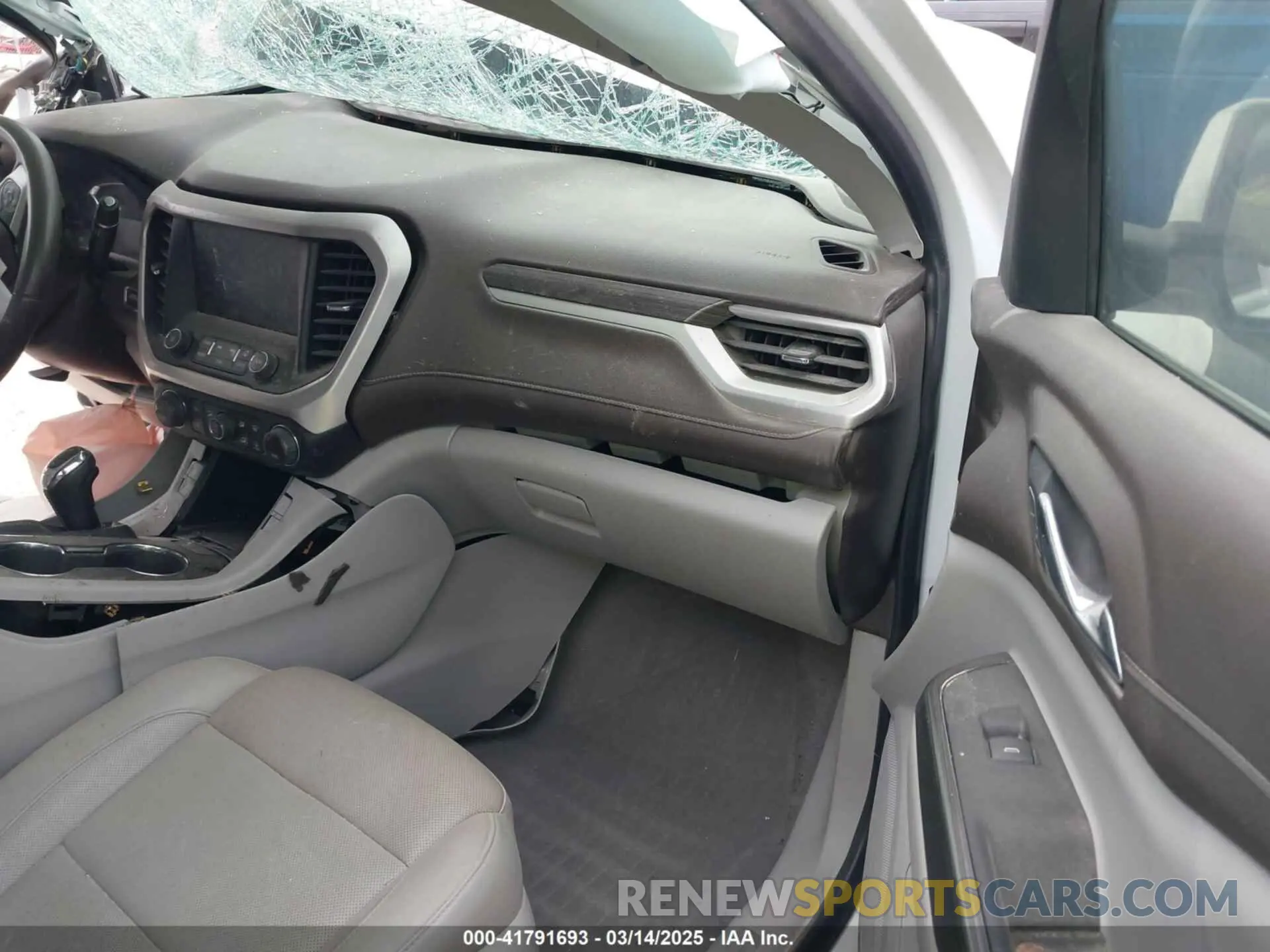 5 Photograph of a damaged car 1GKKNMLS6KZ256712 GMC ACADIA 2019