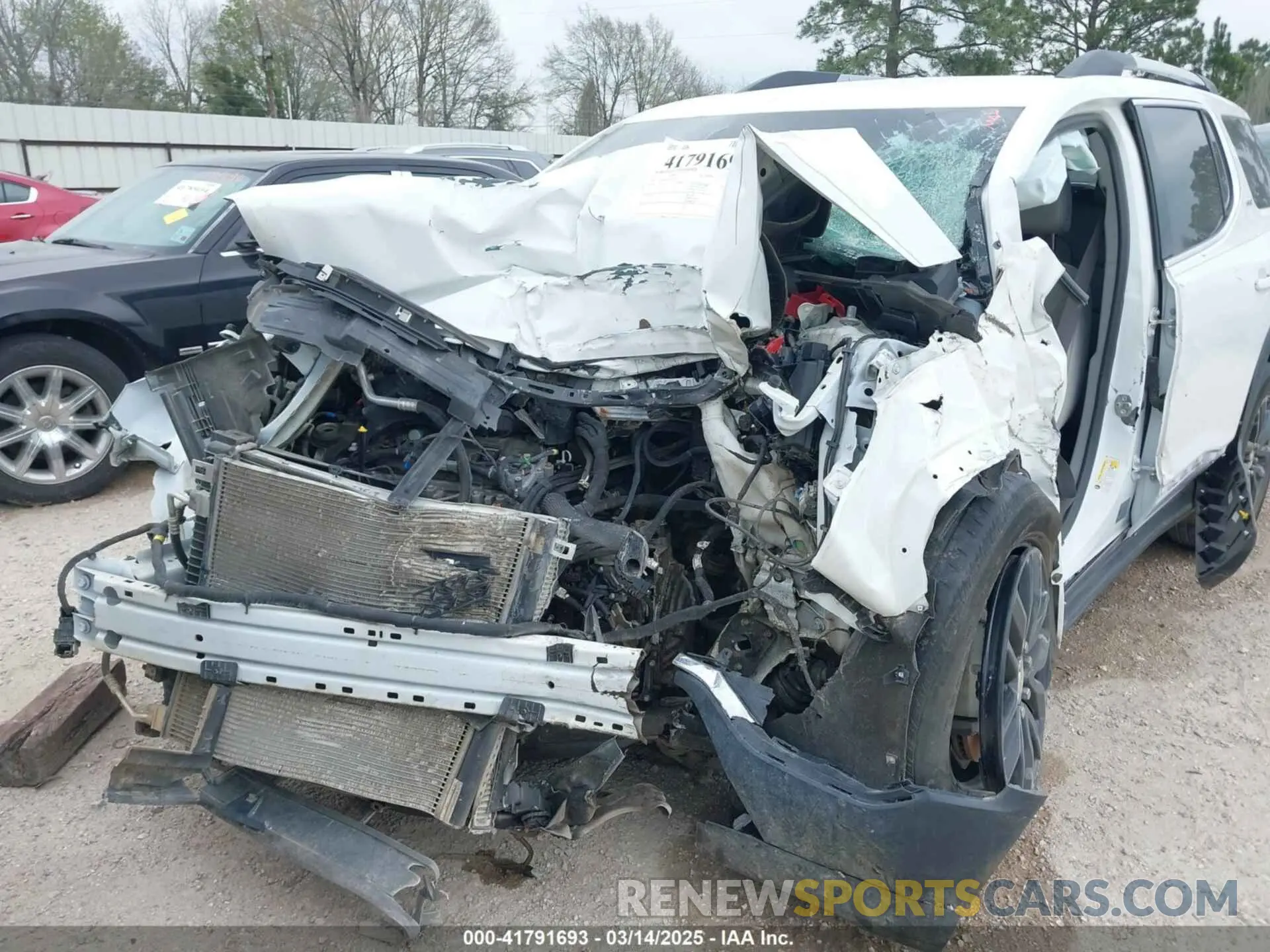 6 Photograph of a damaged car 1GKKNMLS6KZ256712 GMC ACADIA 2019