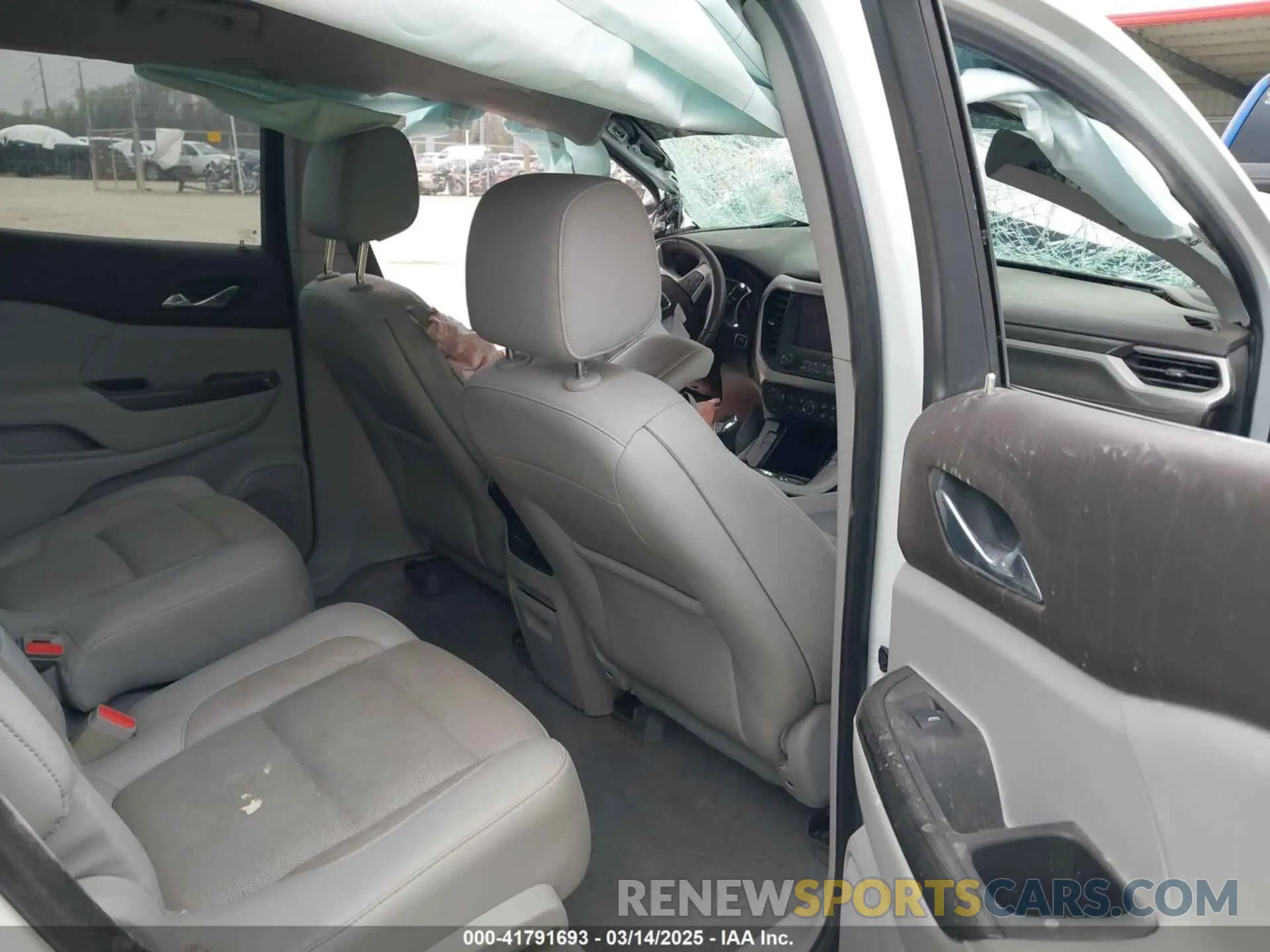 8 Photograph of a damaged car 1GKKNMLS6KZ256712 GMC ACADIA 2019