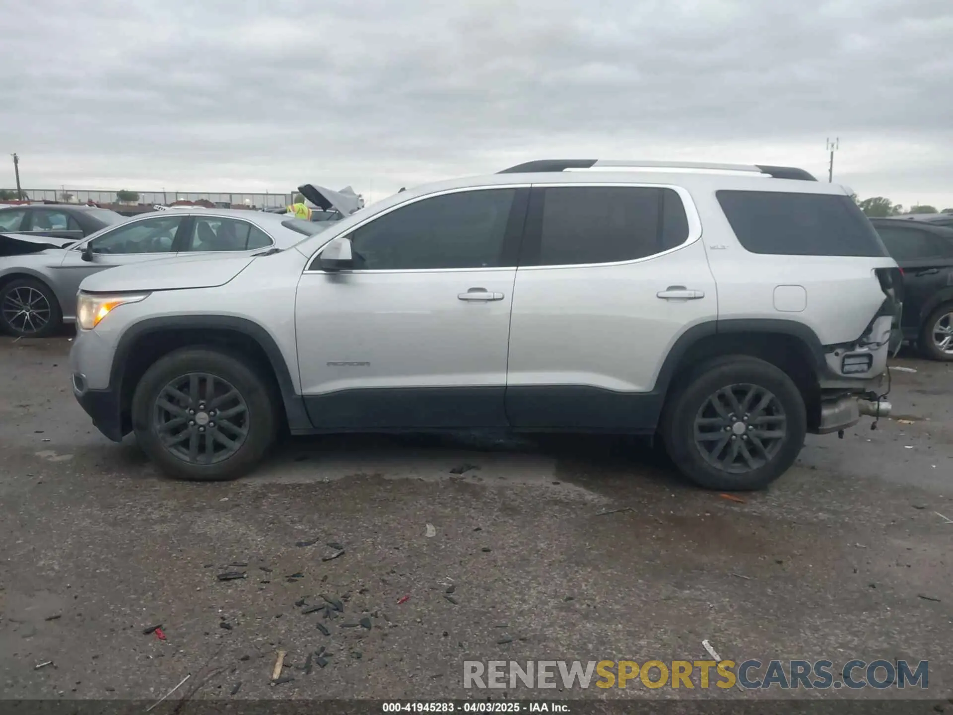 14 Photograph of a damaged car 1GKKNMLS7KZ103644 GMC ACADIA 2019