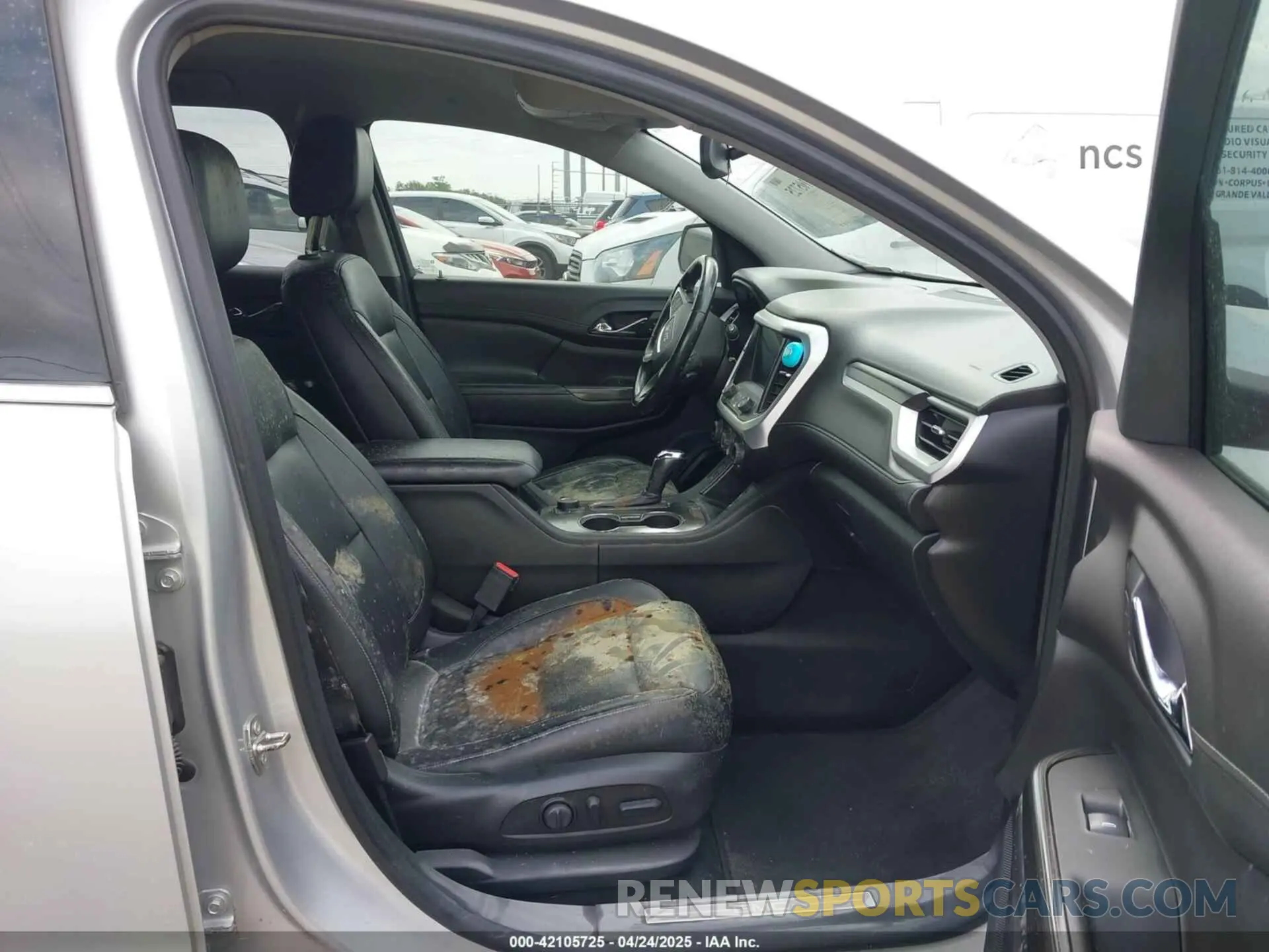 5 Photograph of a damaged car 1GKKNMLS7KZ185732 GMC ACADIA 2019