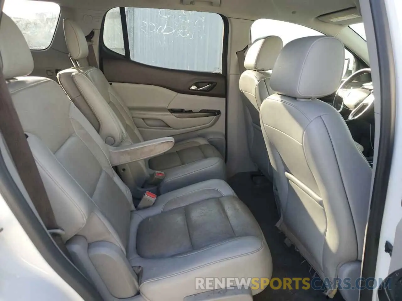 11 Photograph of a damaged car 1GKKNMLS7KZ268786 GMC ACADIA 2019