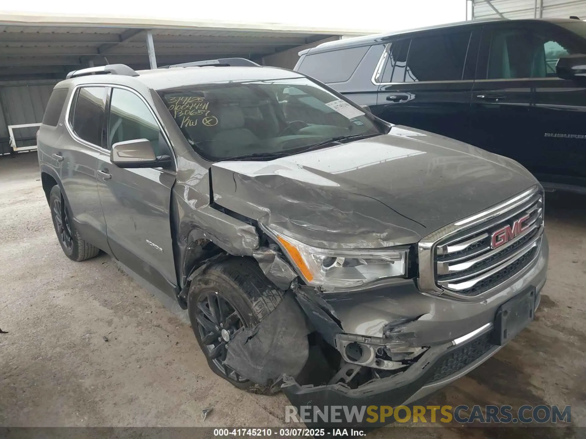 1 Photograph of a damaged car 1GKKNMLS8KZ130657 GMC ACADIA 2019