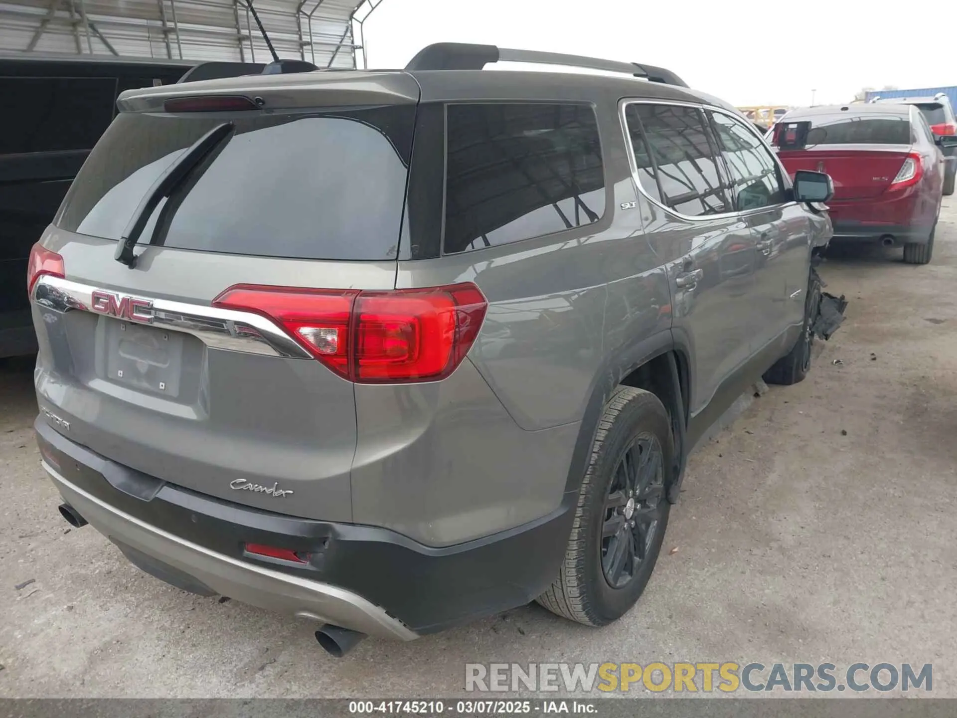 4 Photograph of a damaged car 1GKKNMLS8KZ130657 GMC ACADIA 2019