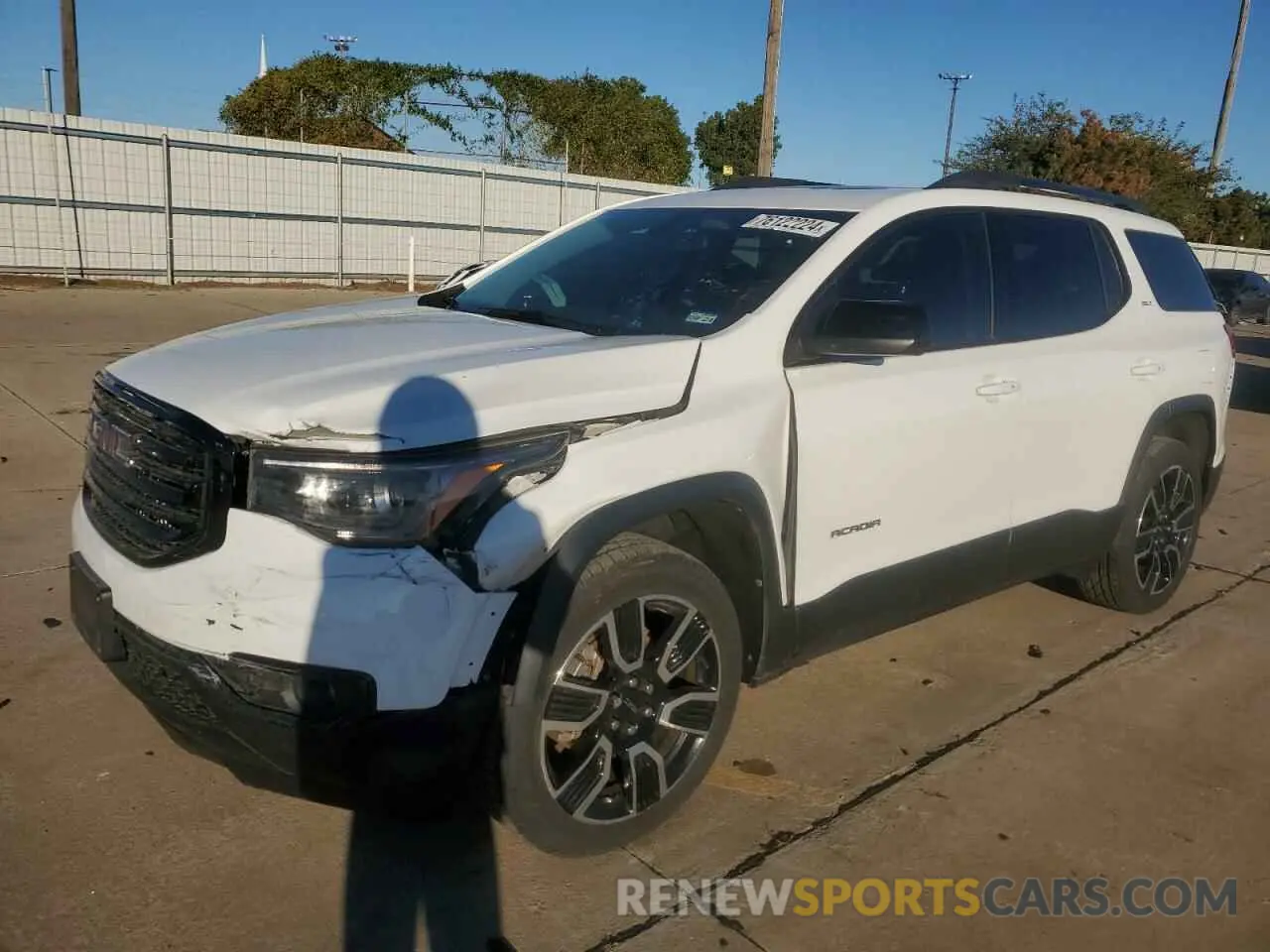 1 Photograph of a damaged car 1GKKNMLS8KZ271535 GMC ACADIA 2019