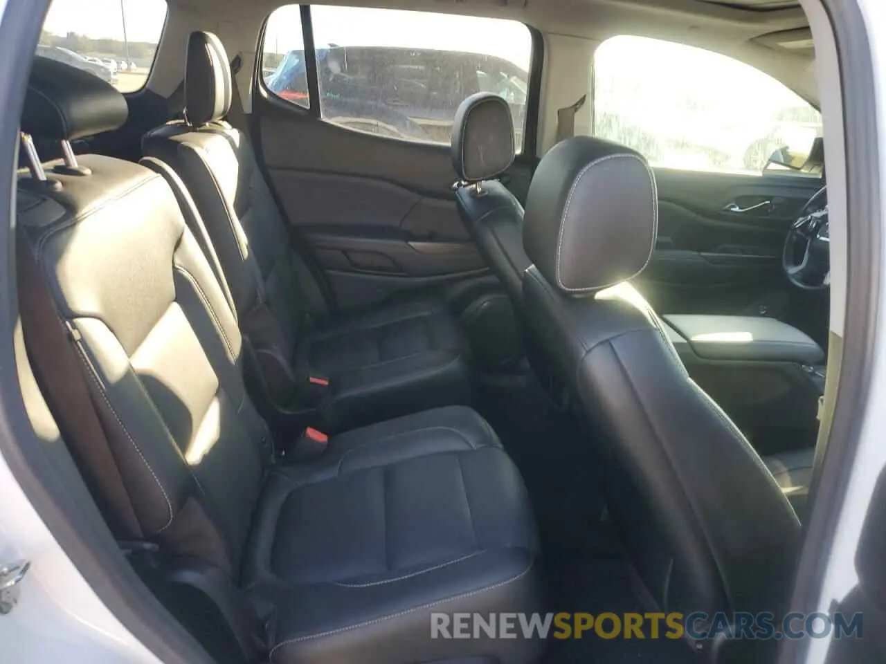 11 Photograph of a damaged car 1GKKNMLS8KZ271535 GMC ACADIA 2019