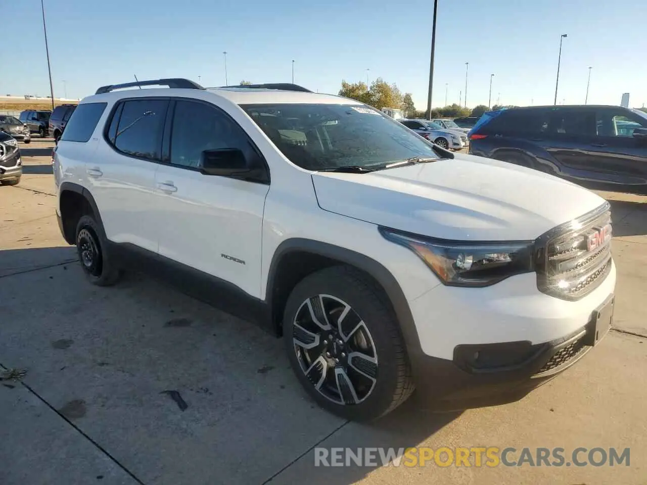 4 Photograph of a damaged car 1GKKNMLS8KZ271535 GMC ACADIA 2019