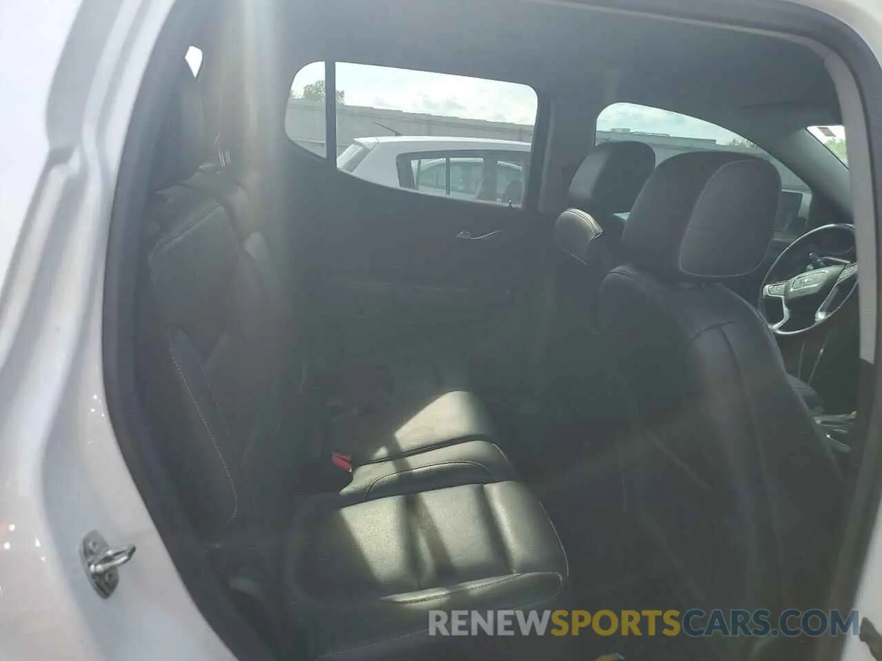 11 Photograph of a damaged car 1GKKNMLS9KZ164235 GMC ACADIA 2019