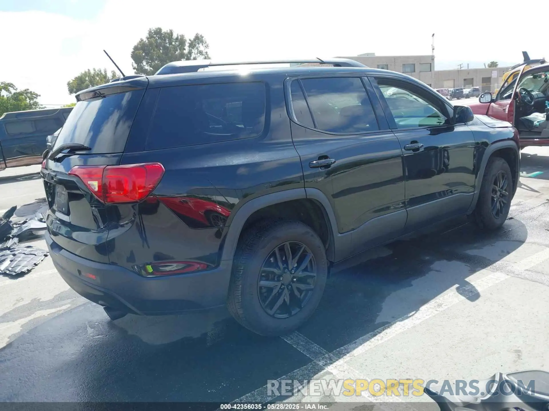 4 Photograph of a damaged car 1GKKNMLS9KZ183299 GMC ACADIA 2019