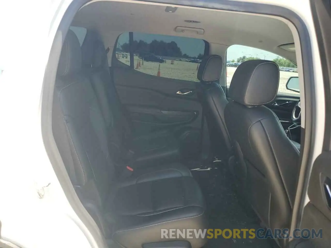 11 Photograph of a damaged car 1GKKNMLS9KZ190723 GMC ACADIA 2019