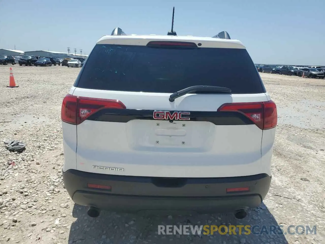 6 Photograph of a damaged car 1GKKNMLS9KZ190723 GMC ACADIA 2019