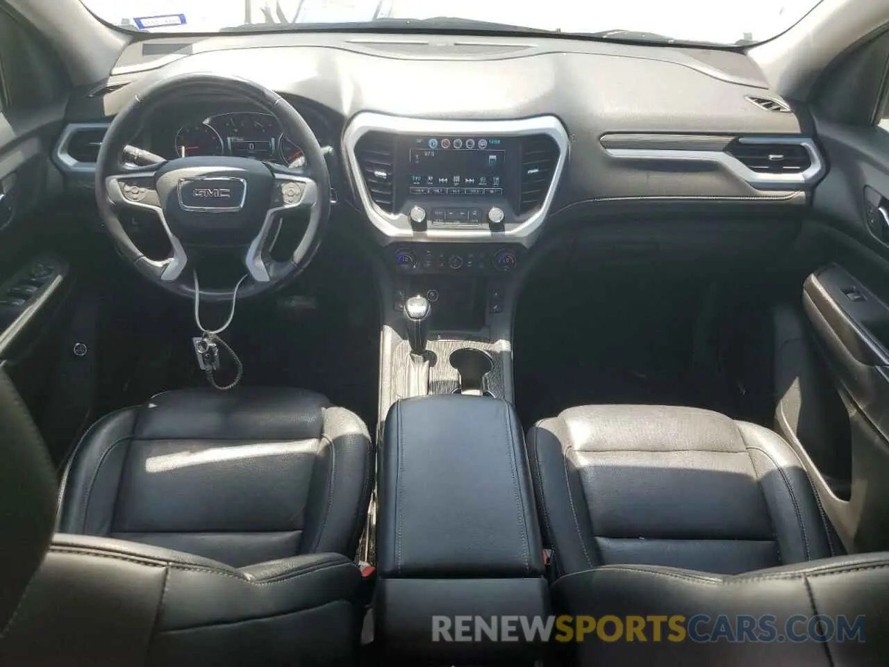 8 Photograph of a damaged car 1GKKNMLS9KZ190723 GMC ACADIA 2019