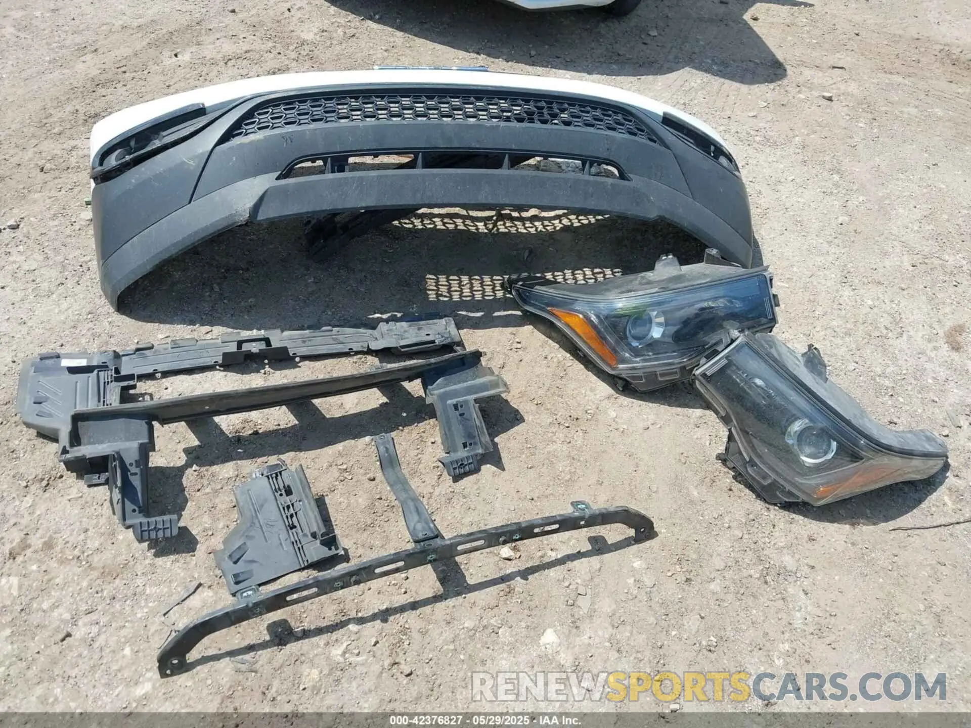 12 Photograph of a damaged car 1GKKNMLS9KZ254338 GMC ACADIA 2019